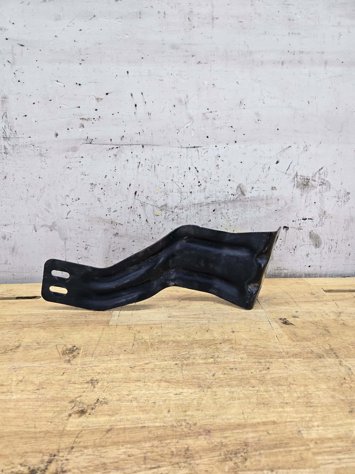 2011-2016 Ford Super Duty F250 F350 F450 F550 Front Bumper Inner Bracket Left Hand Side BC34 17B837AA