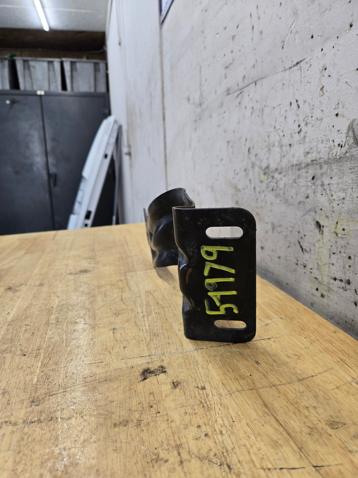 2011-2016 Ford Super Duty F250 F350 F450 F550 Front Bumper Inner Bracket Left Hand Side BC34 17B837AA