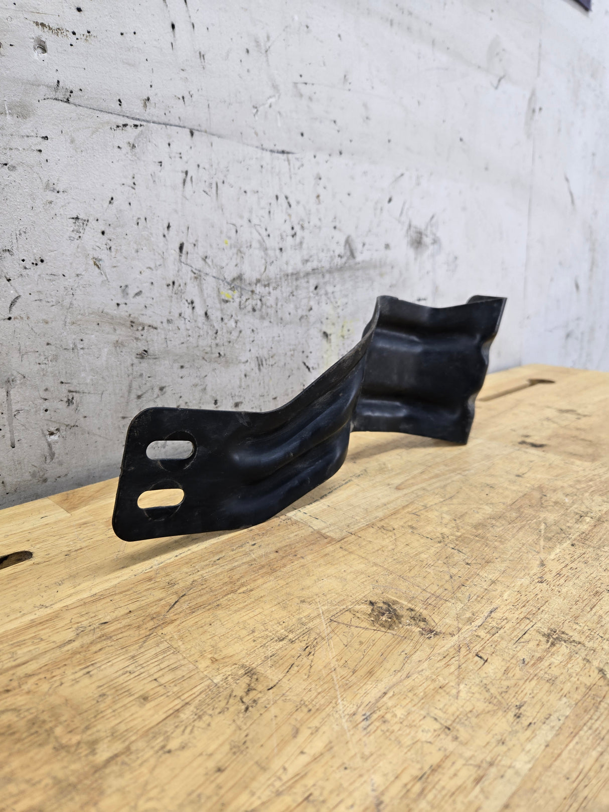 2011-2016 Ford Super Duty F250 F350 F450 F550 Front Bumper Inner Bracket Left Hand Side BC34 17B837AA