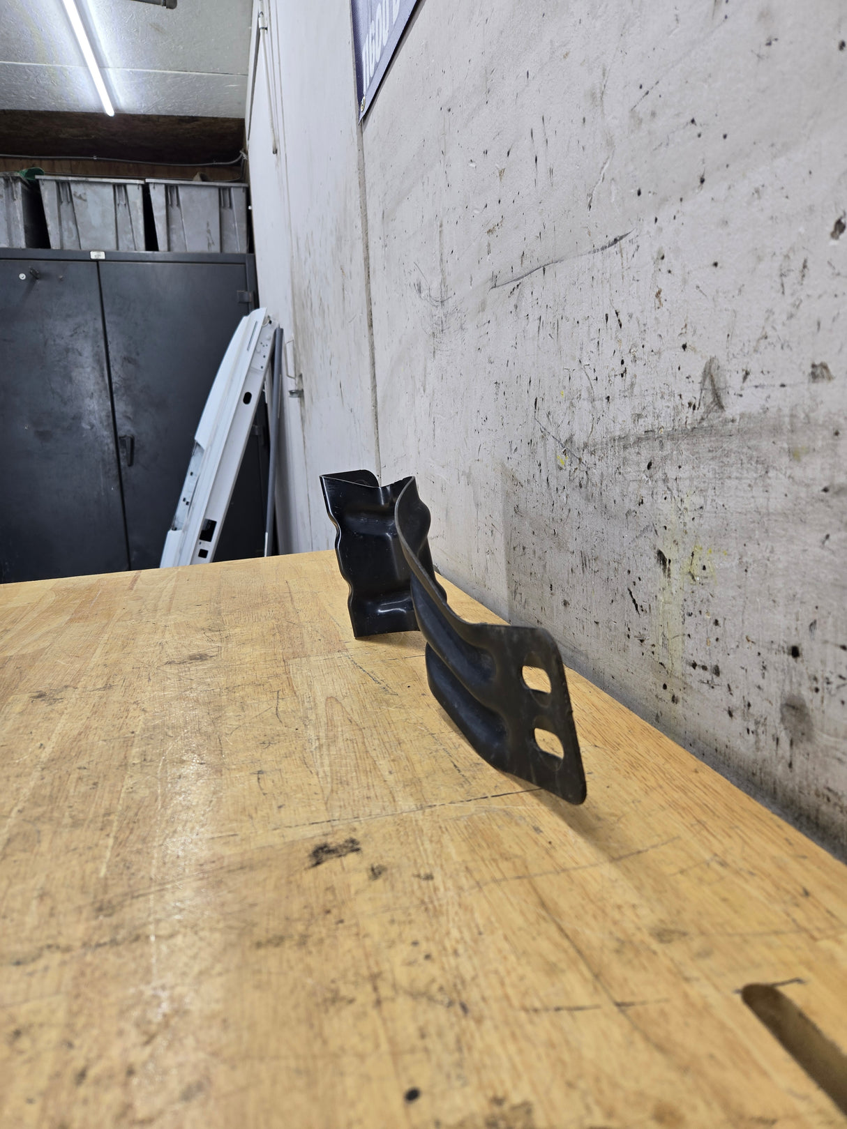 2011-2016 Ford Super Duty F250 F350 F450 F550 Front Bumper Inner Bracket Right Hand Side BC34 17B836AA