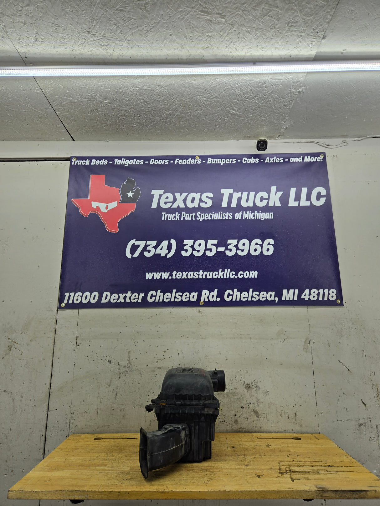 2004-2017 Dodge Ram 1500 4.7L 5.7L OEM Air Intake Cleaner Filter Box 53032043AC