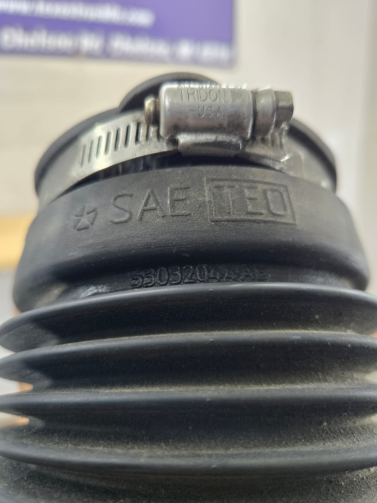 2009-2012 Dodge Ram 1500 4.7L OEM Air Intake Box Engine Side 53032044AB