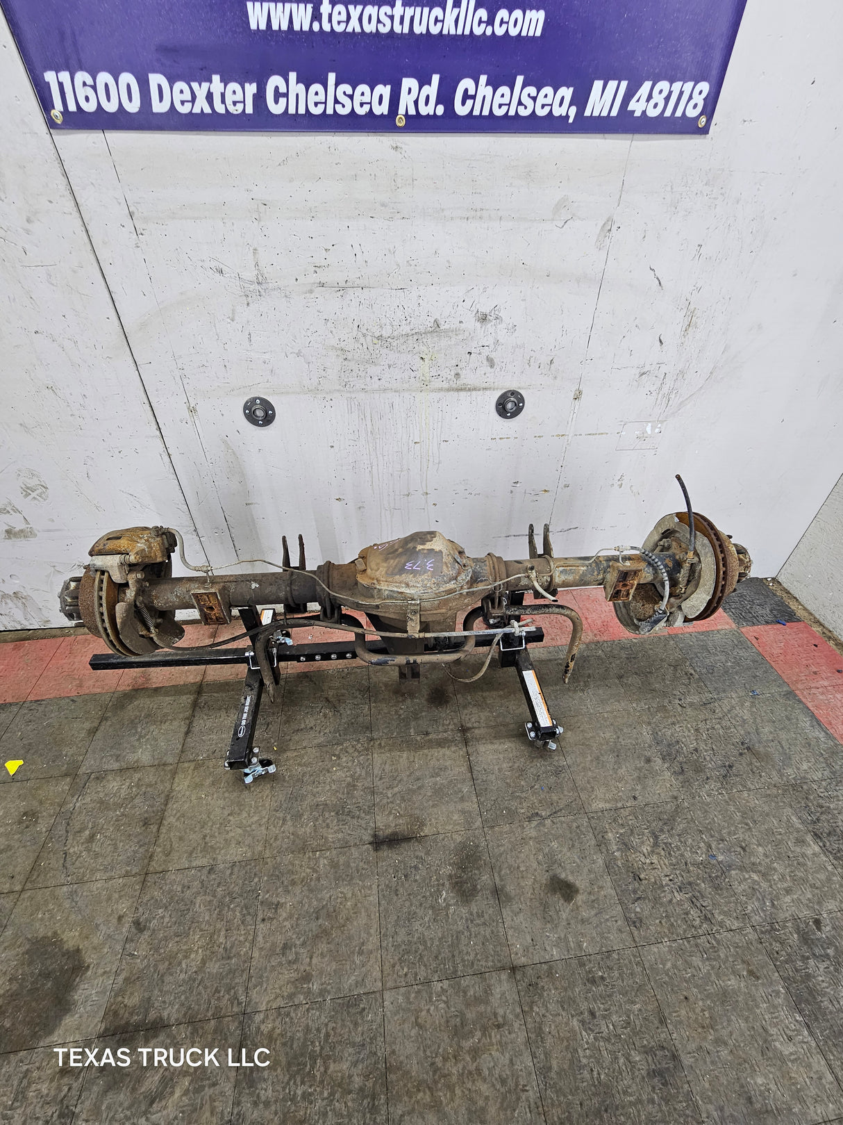 1999-2001 Ford Super Duty F250 F350 SRW Rear Axle 3.73 Ratio