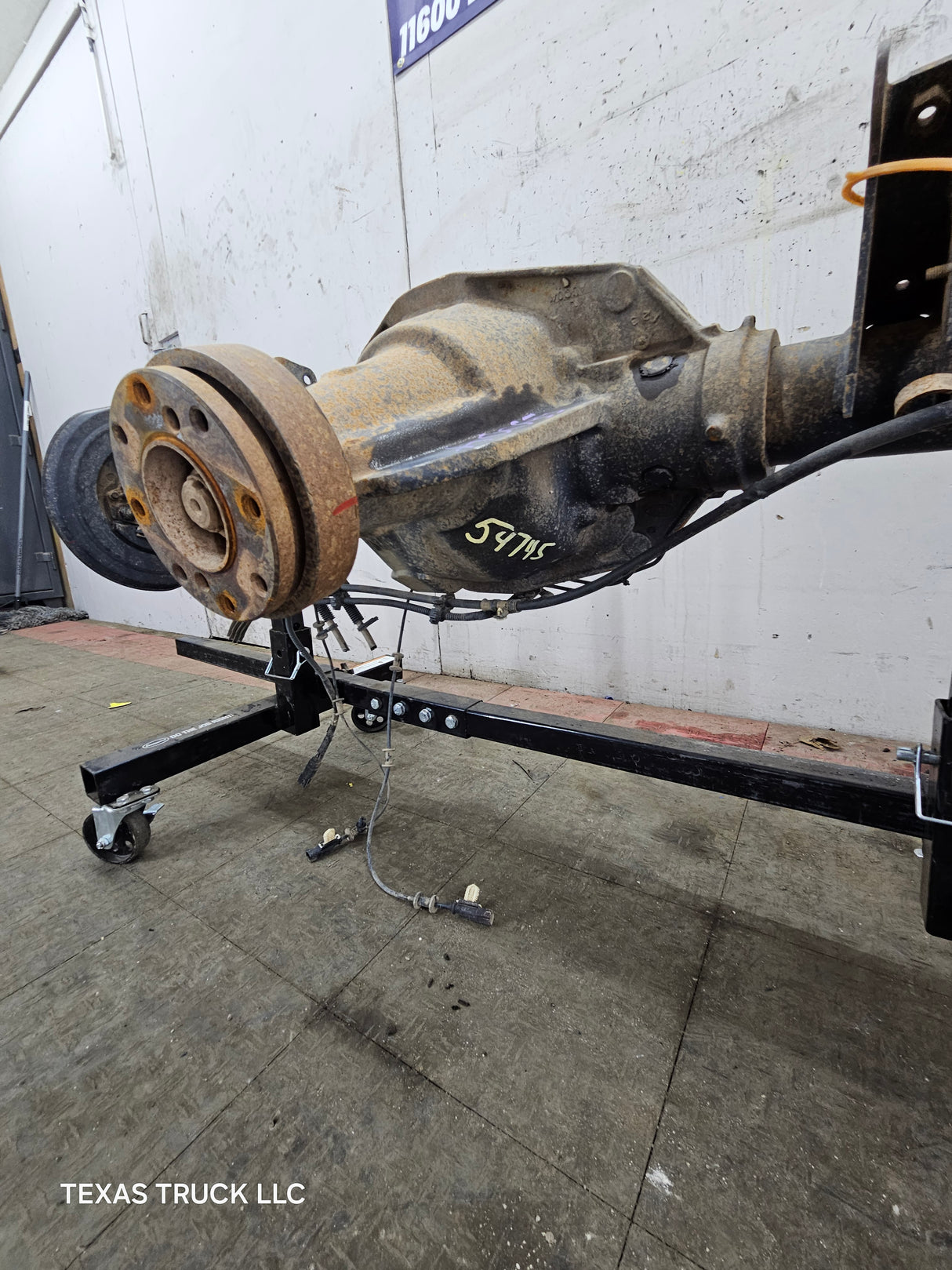 2011-2012 Ford Super Duty F250 F350 Rear Axle 3.55 Gear Ratio Electric Locking Rear End 156k miles