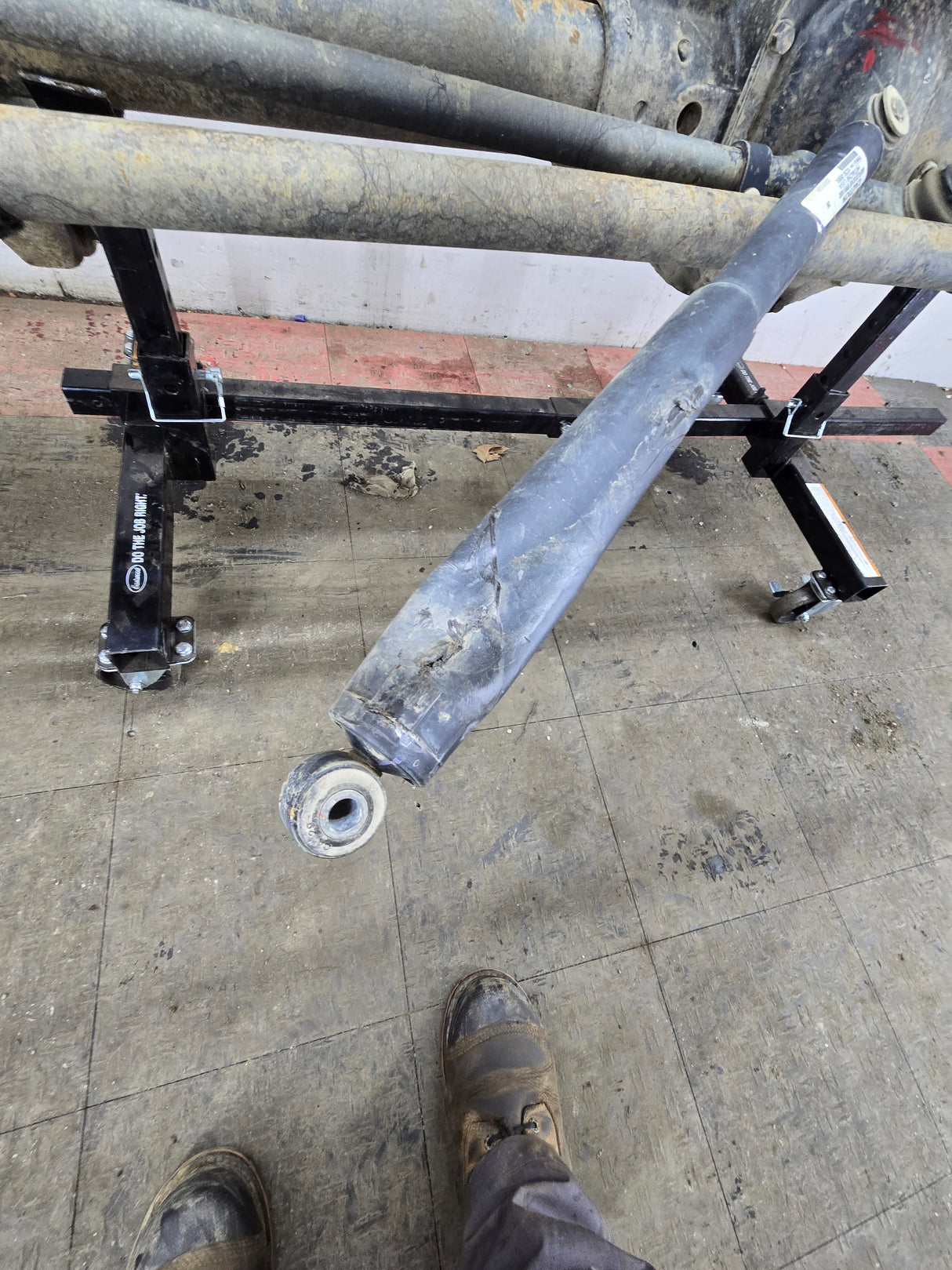 2011-2012 Ford Super Duty F350 Dually Front Axle 4.10 Gear Ratio 8 Lug