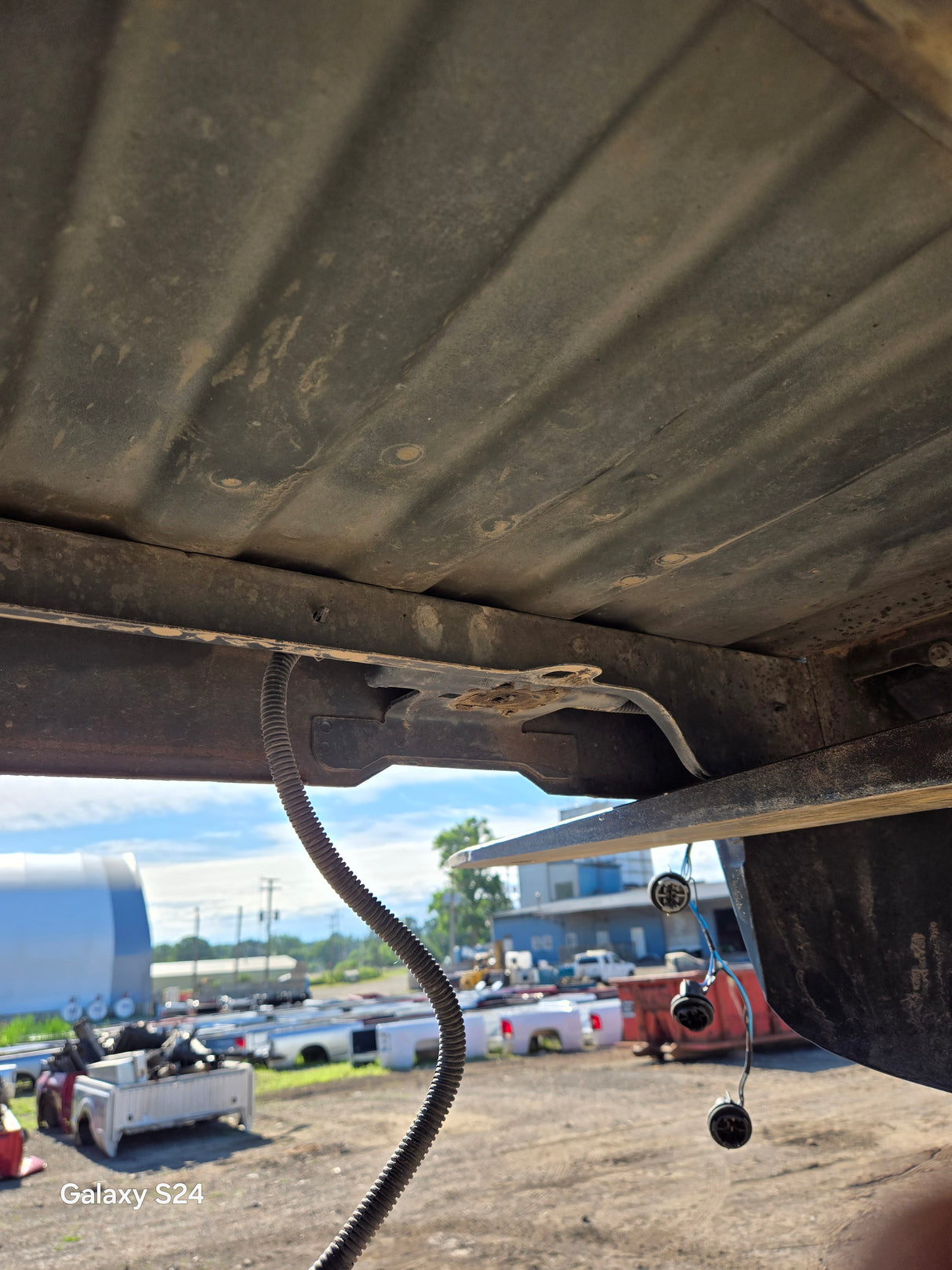 1999-2007 Chevrolet Silverado / GMC Sierra 1500 5' 8" Short Truck Bed