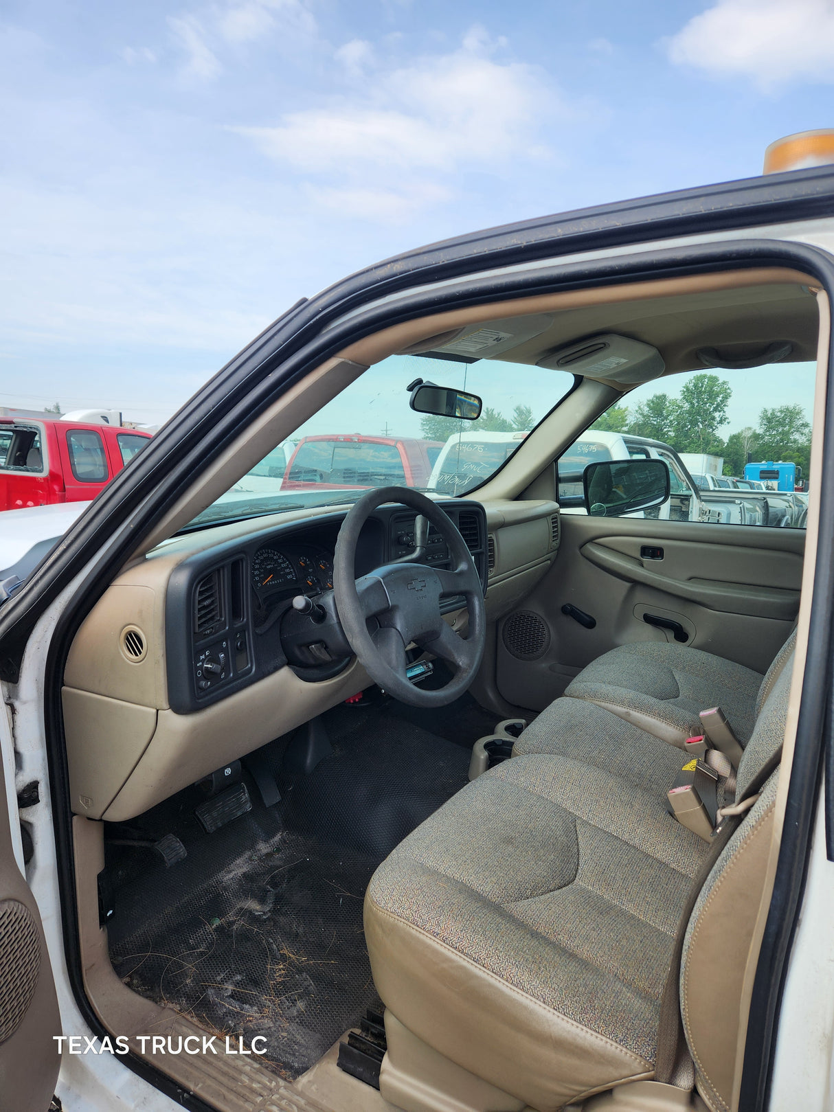 2006 Chevrolet Silverado 2500HD Regular Cab 8' Long Bed - FULL PART OUT Rust Free