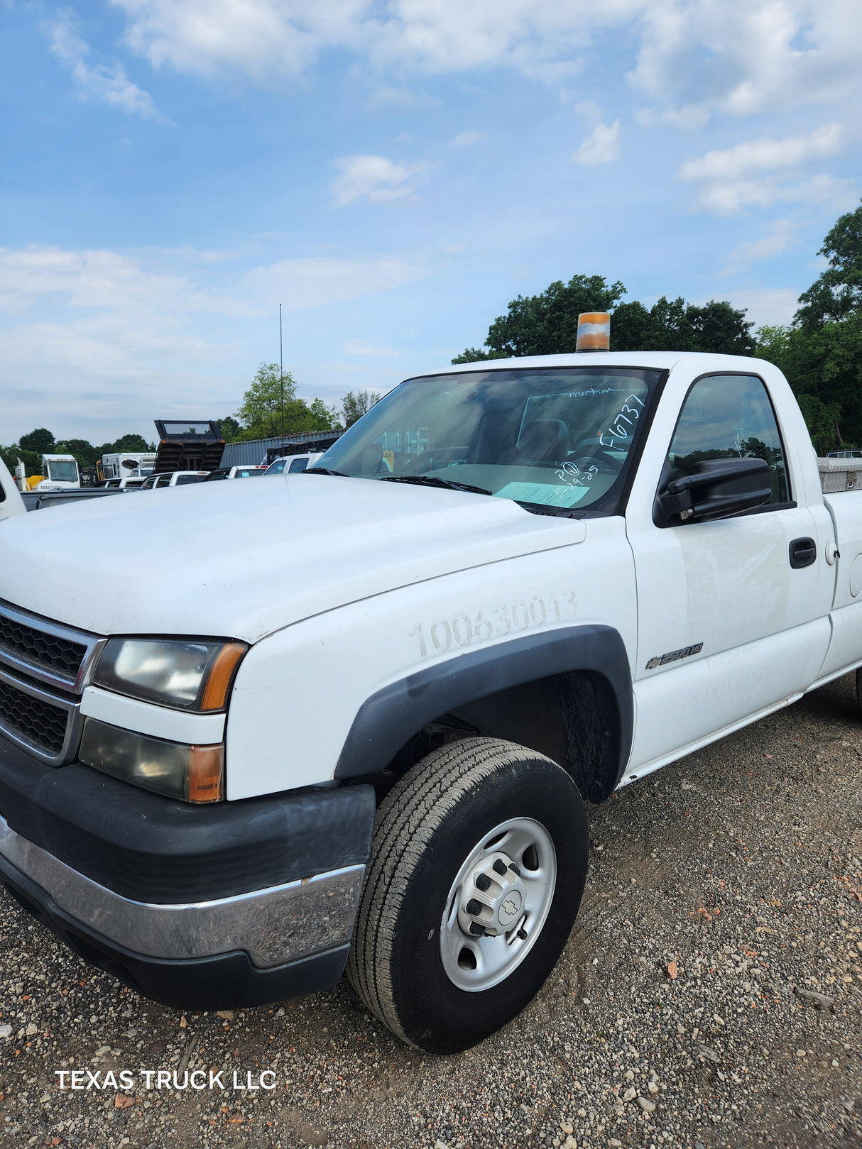 2006 Chevrolet Silverado 2500HD Regular Cab 8' Long Bed - FULL PART OUT Rust Free