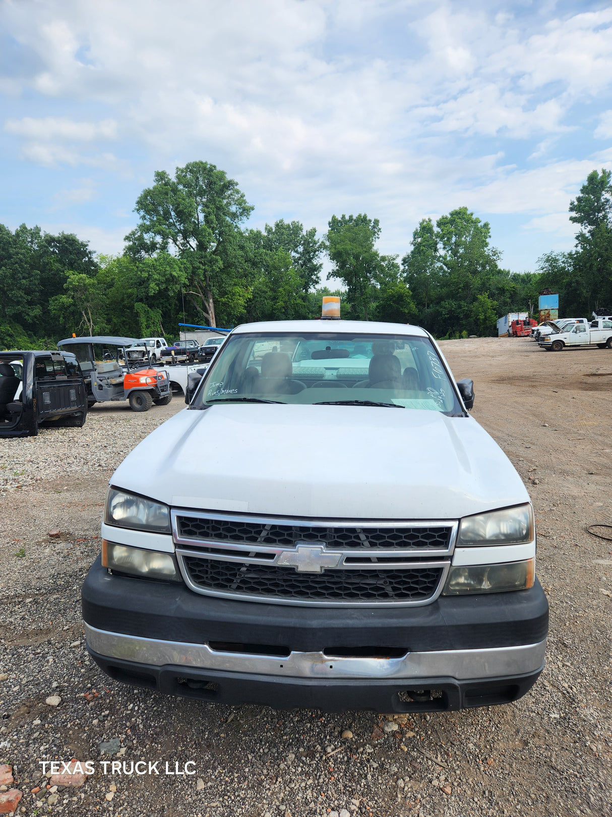 2006 Chevrolet Silverado 2500HD Regular Cab 8' Long Bed - FULL PART OUT Rust Free