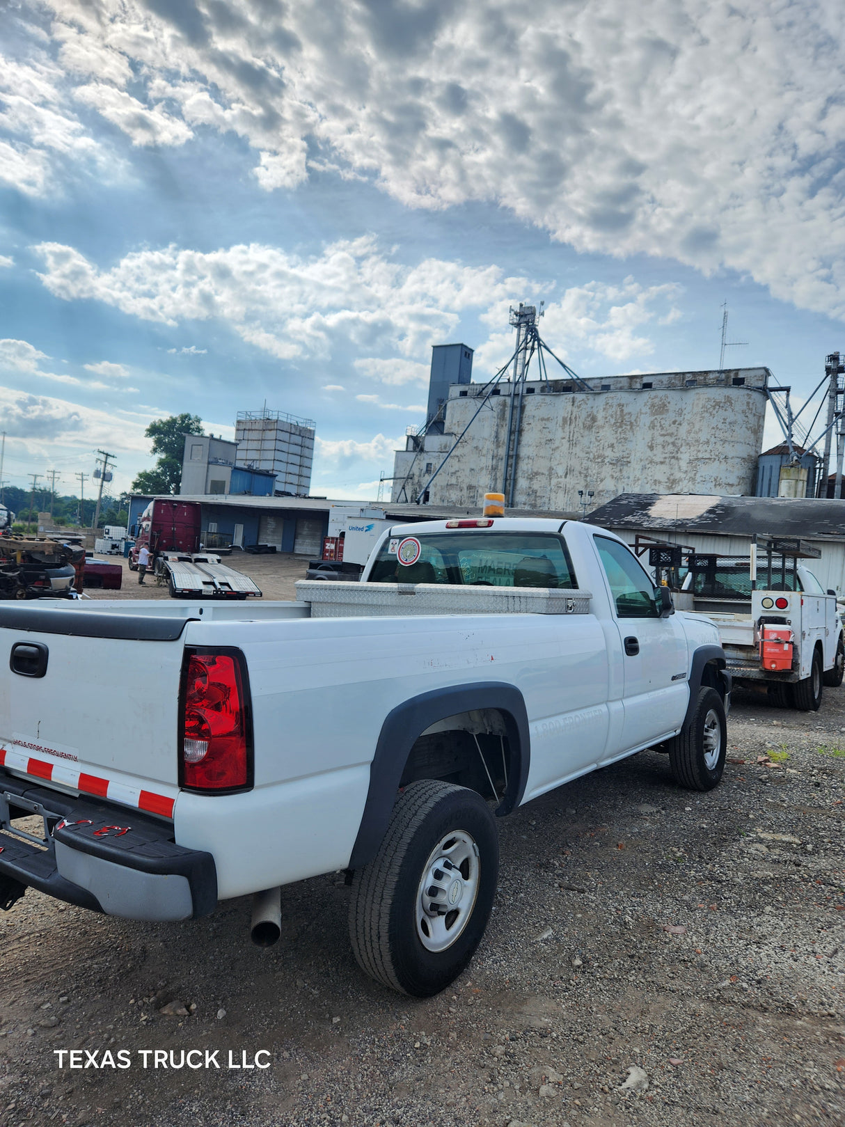 2006 Chevrolet Silverado 2500HD Regular Cab 8' Long Bed - FULL PART OUT Rust Free