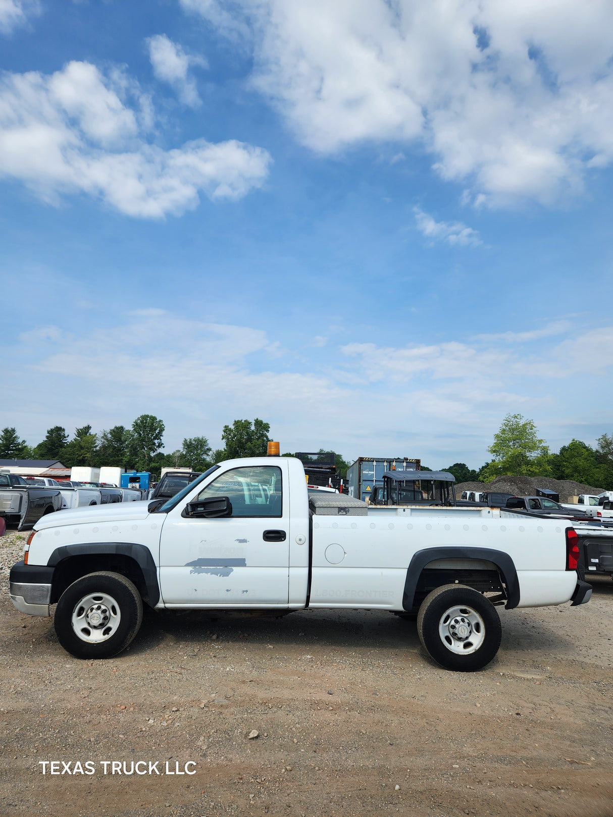 2006 Chevrolet Silverado 2500HD Regular Cab 8' Long Bed - FULL PART OUT Rust Free