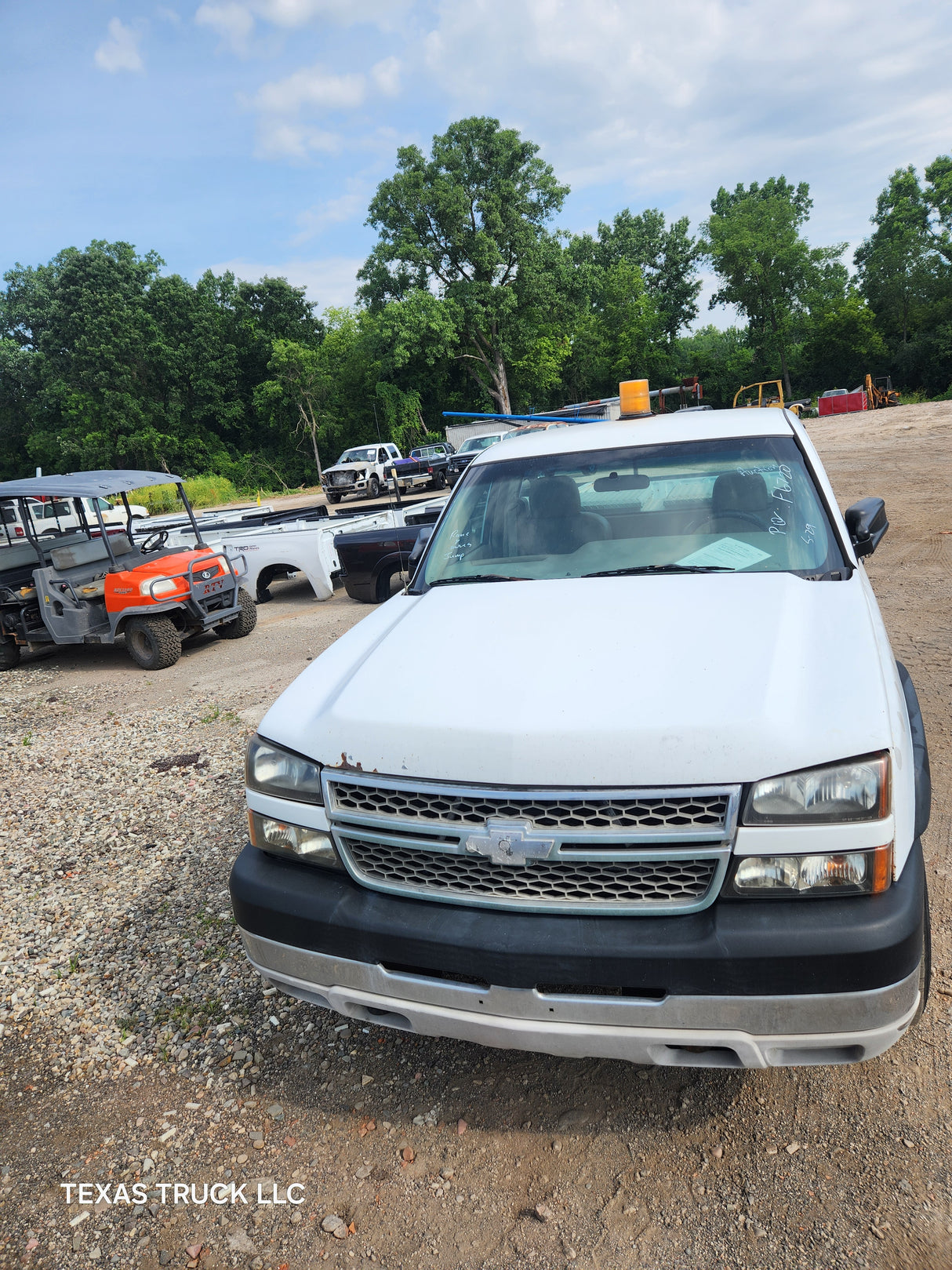 2006 Chevrolet Silverado 2500HD Regular Cab 8' Long Bed - FULL PART OUT Rust Free