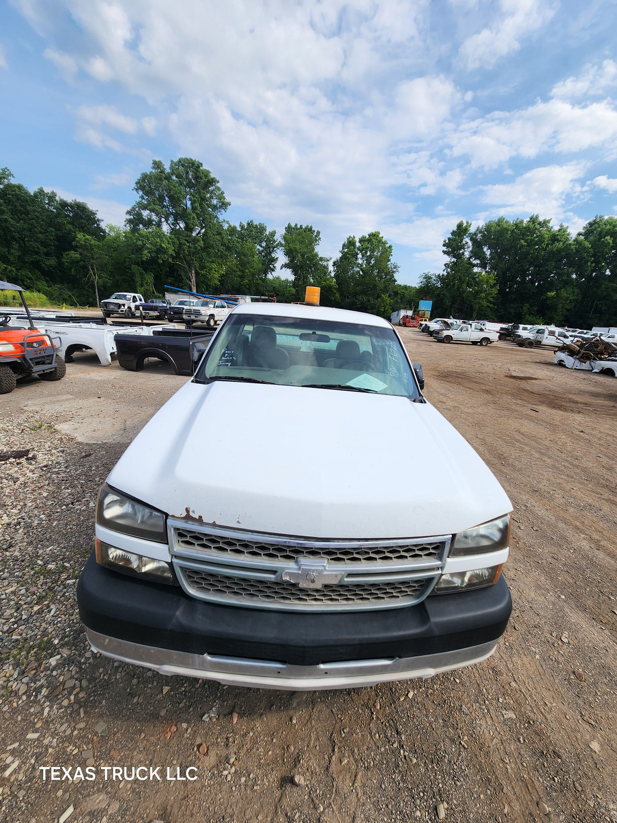 2006 Chevrolet Silverado 2500HD Regular Cab 8' Long Bed - FULL PART OUT Rust Free