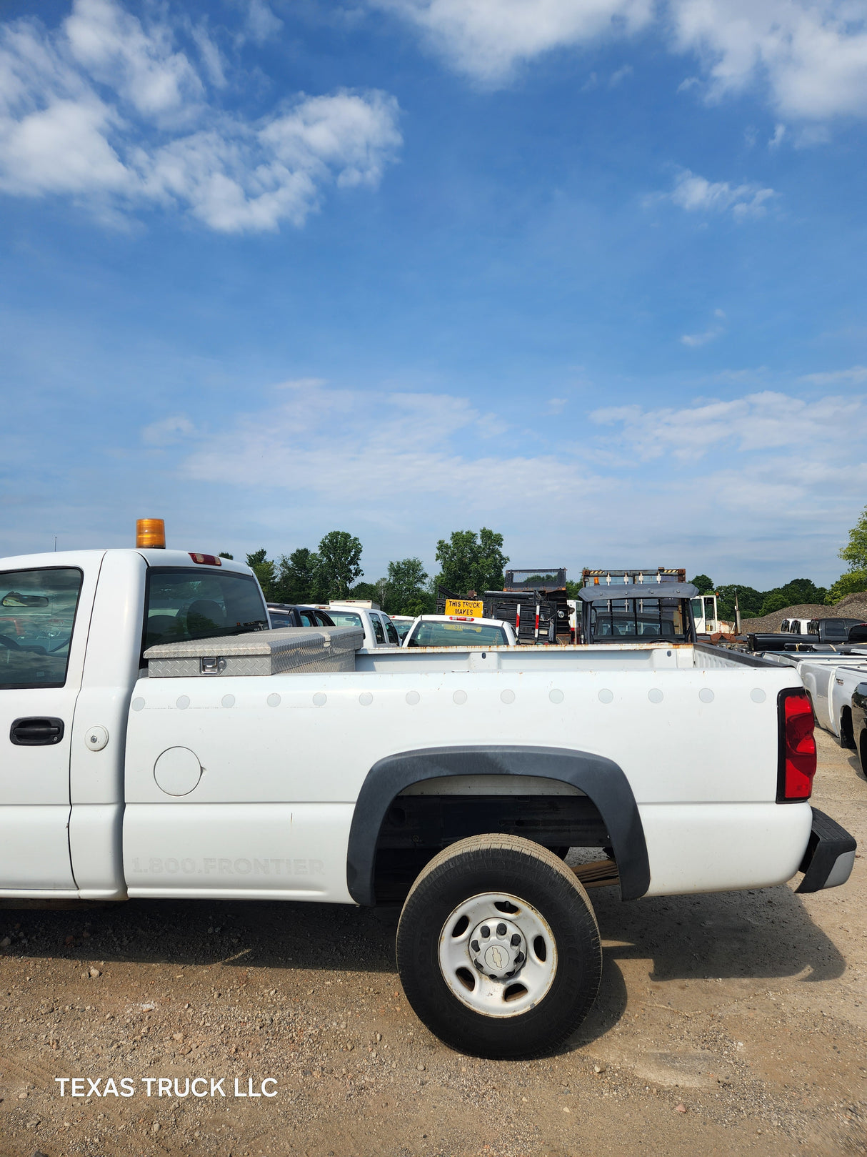 2006 Chevrolet Silverado 2500HD Regular Cab 8' Long Bed - FULL PART OUT Rust Free