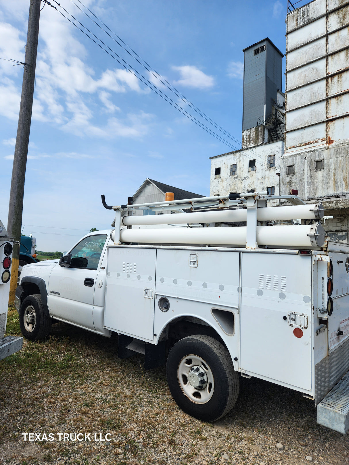 2005 Chevrolet Silverado 2500 HD Regular Cab 8' Long Bed Service Truck - FULL PART OUT Rust Free