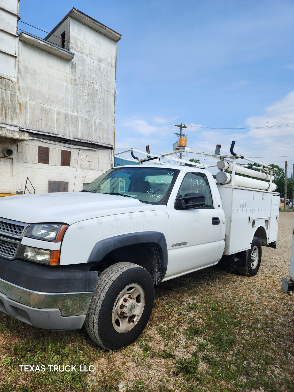 2005 Chevrolet Silverado 2500 HD Regular Cab 8' Long Bed Service Truck - FULL PART OUT Rust Free