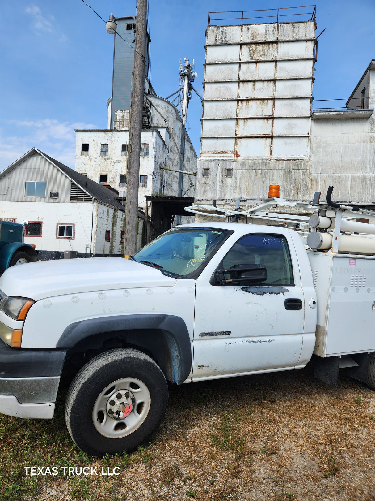 2005 Chevrolet Silverado 2500HD Regular Cab 8' Long Bed Service Truck - FULL PART OUT Rust Free