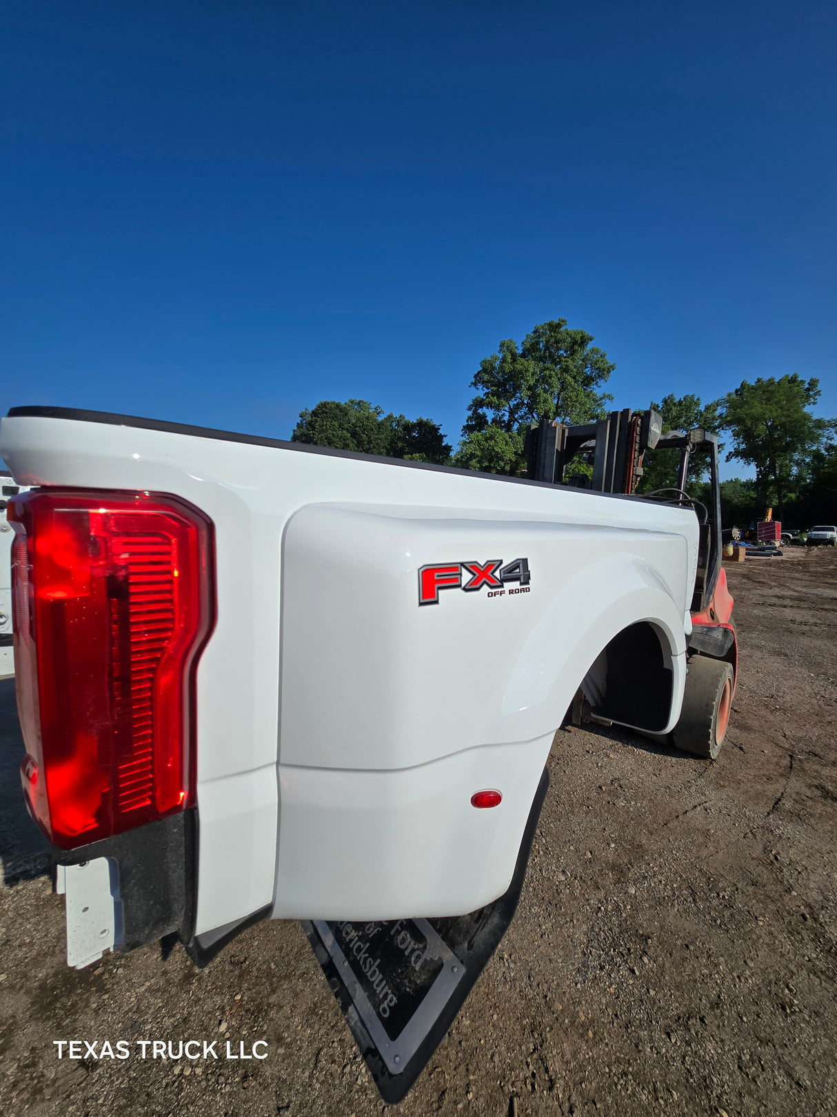 2023-2025 Ford Super Duty F350 F450 F550 8' Dually Truck Bed - Oxford White