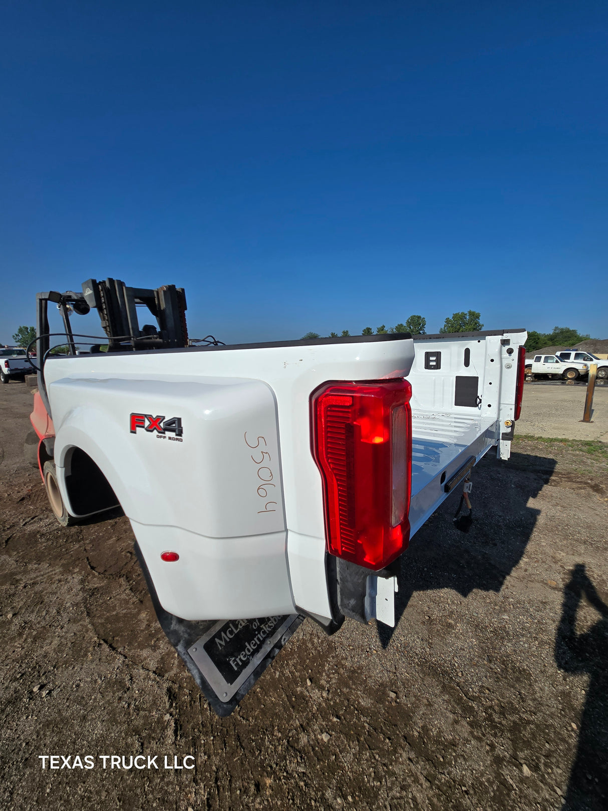 2023-2025 Ford Super Duty F350 F450 F550 8' Dually Truck Bed - Oxford White