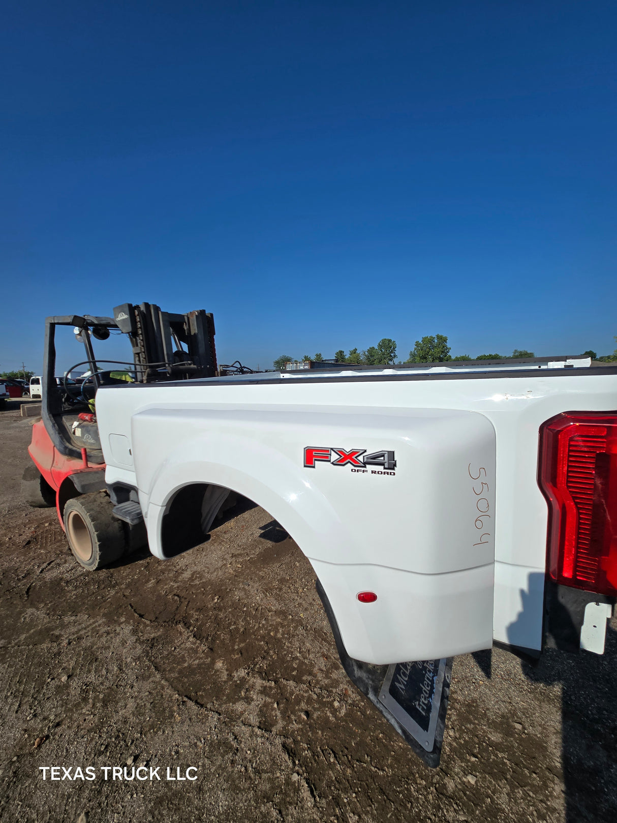 2023-2025 Ford Super Duty F350 F450 F550 8' Dually Truck Bed - Oxford White