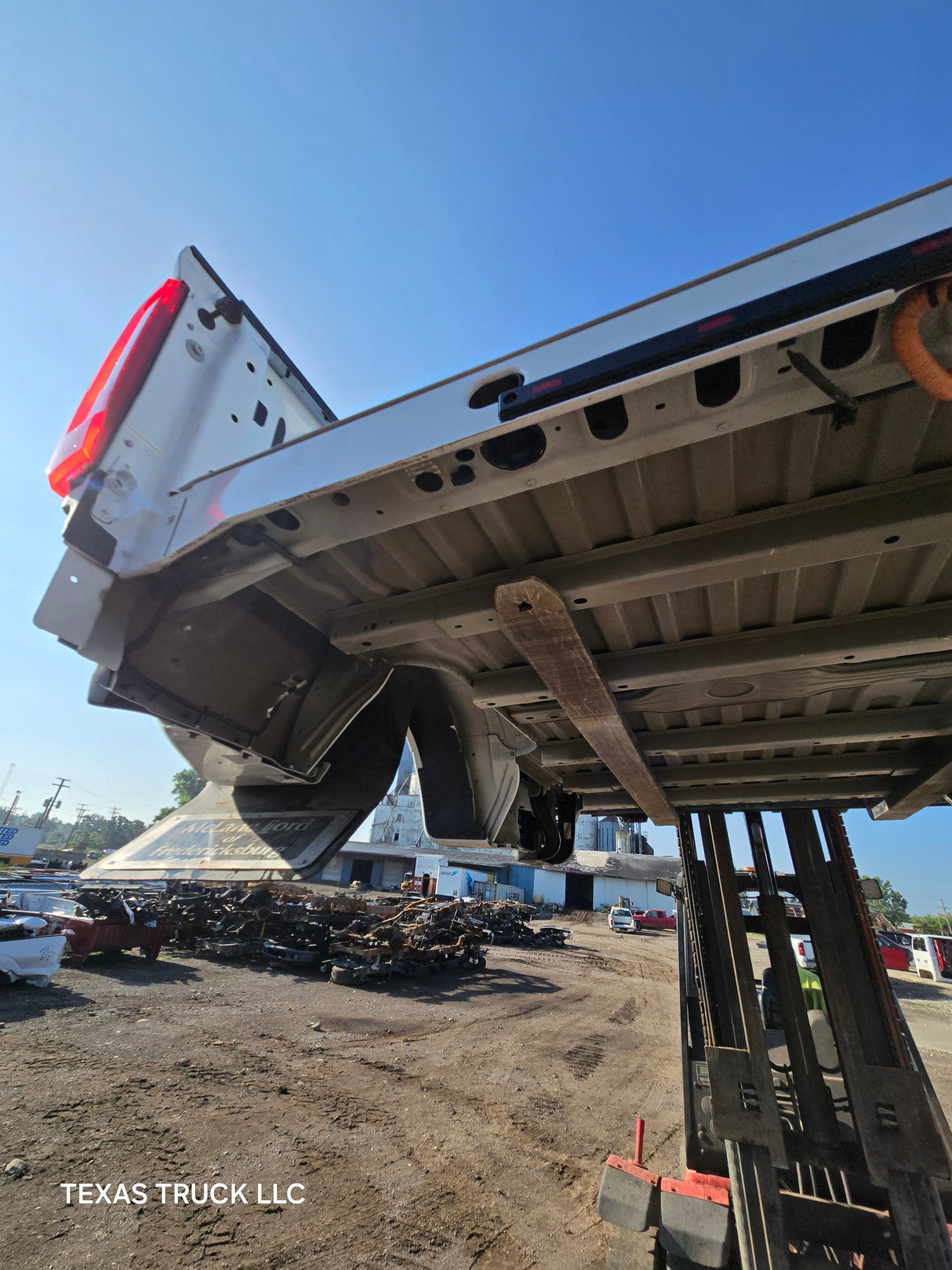 2023-2025 Ford Super Duty F350 F450 F550 8' Dually Truck Bed - Oxford White