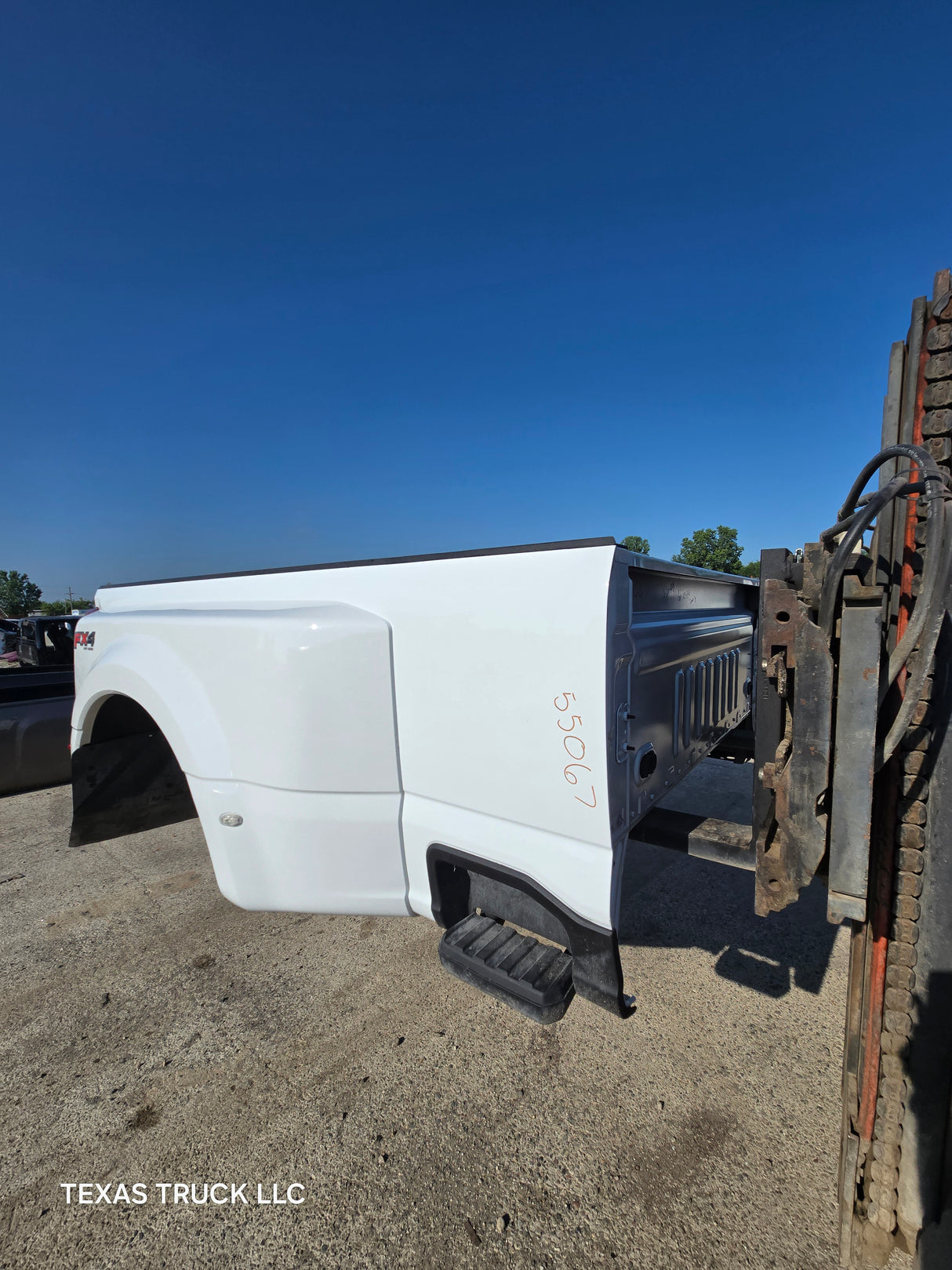 2023-2025 Ford Super Duty F350 F450 F550 8' Dually Truck Bed - Oxford White