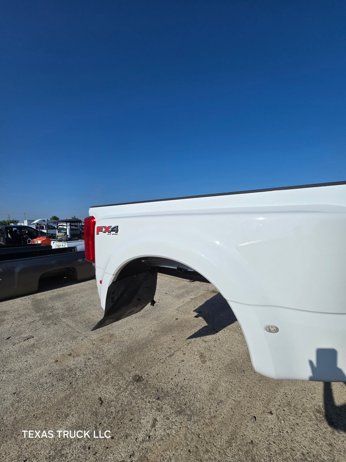 2023-2025 Ford Super Duty F350 F450 F550 8' Dually Truck Bed - Oxford White