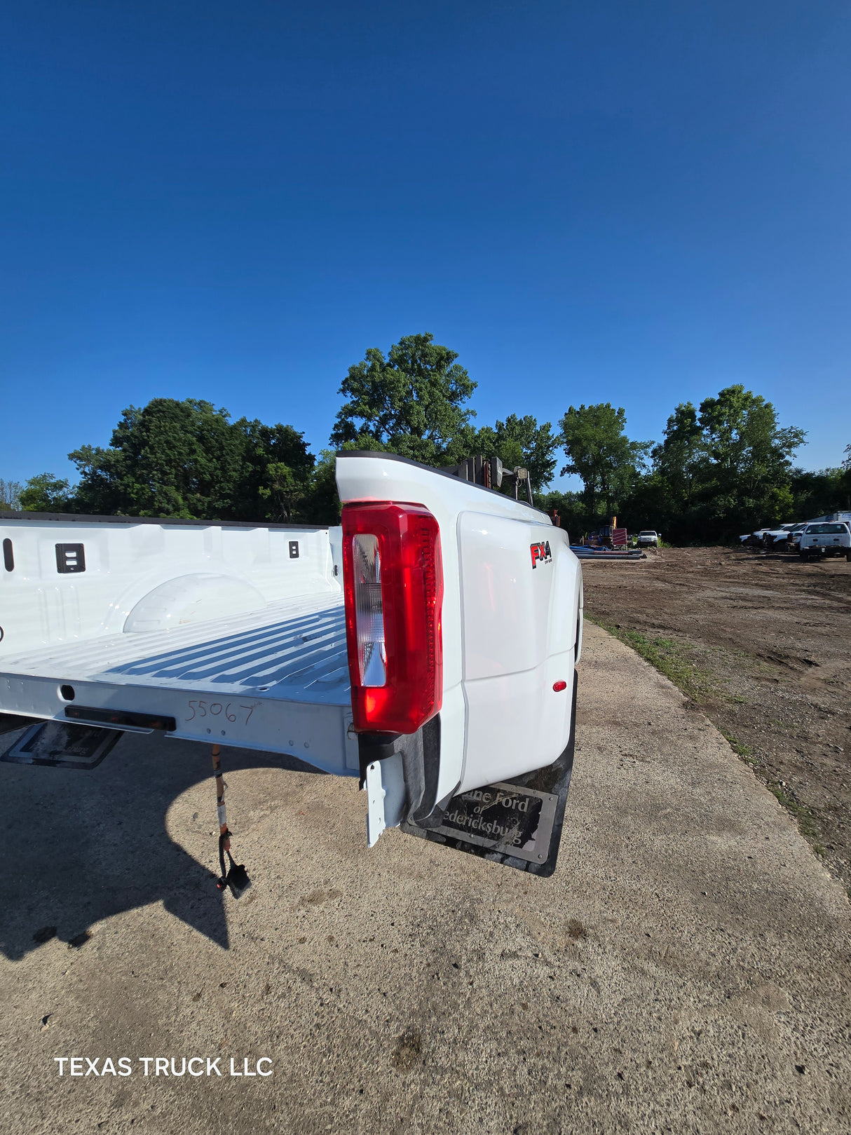 2023-2025 Ford Super Duty F350 F450 F550 8' Dually Truck Bed - Oxford White