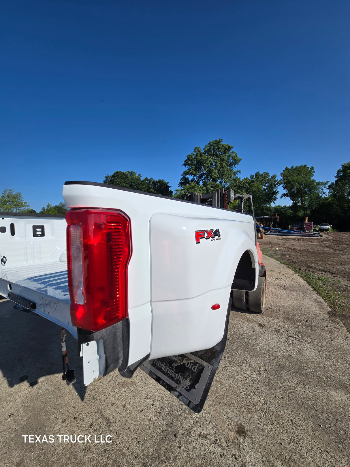 2023-2025 Ford Super Duty F350 F450 F550 8' Dually Truck Bed - Oxford White