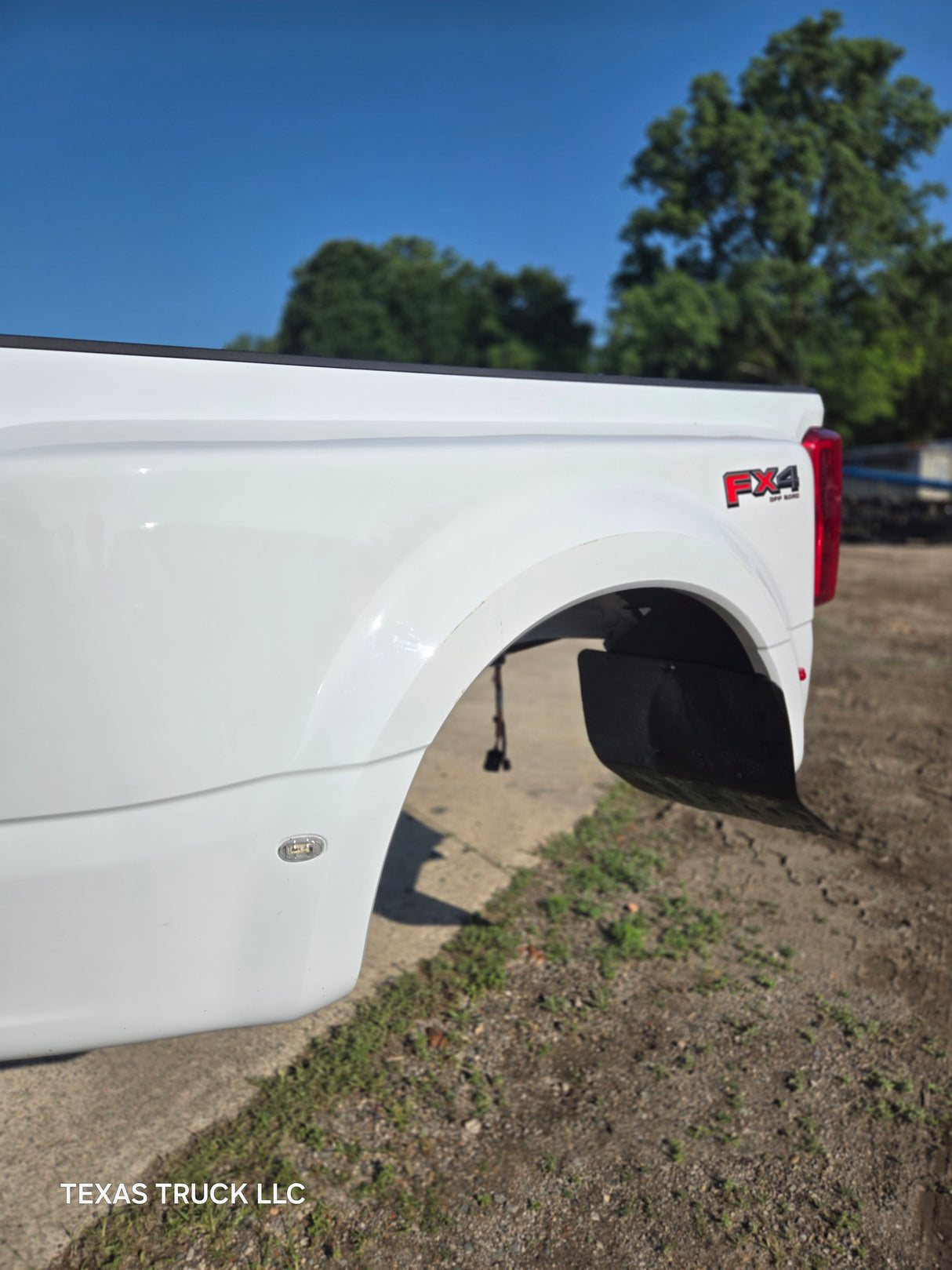 2023-2025 Ford Super Duty F350 F450 F550 8' Dually Truck Bed - Oxford White