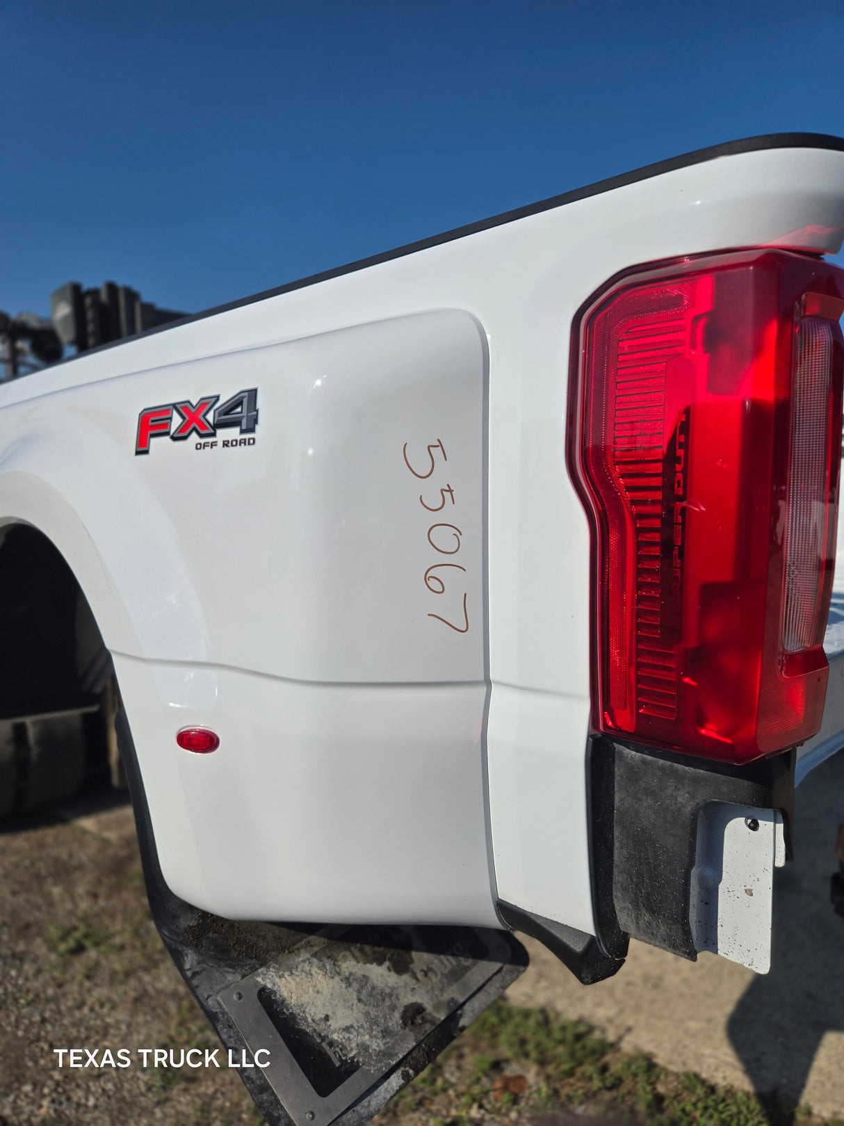 2023-2025 Ford Super Duty F350 F450 F550 8' Dually Truck Bed - Oxford White