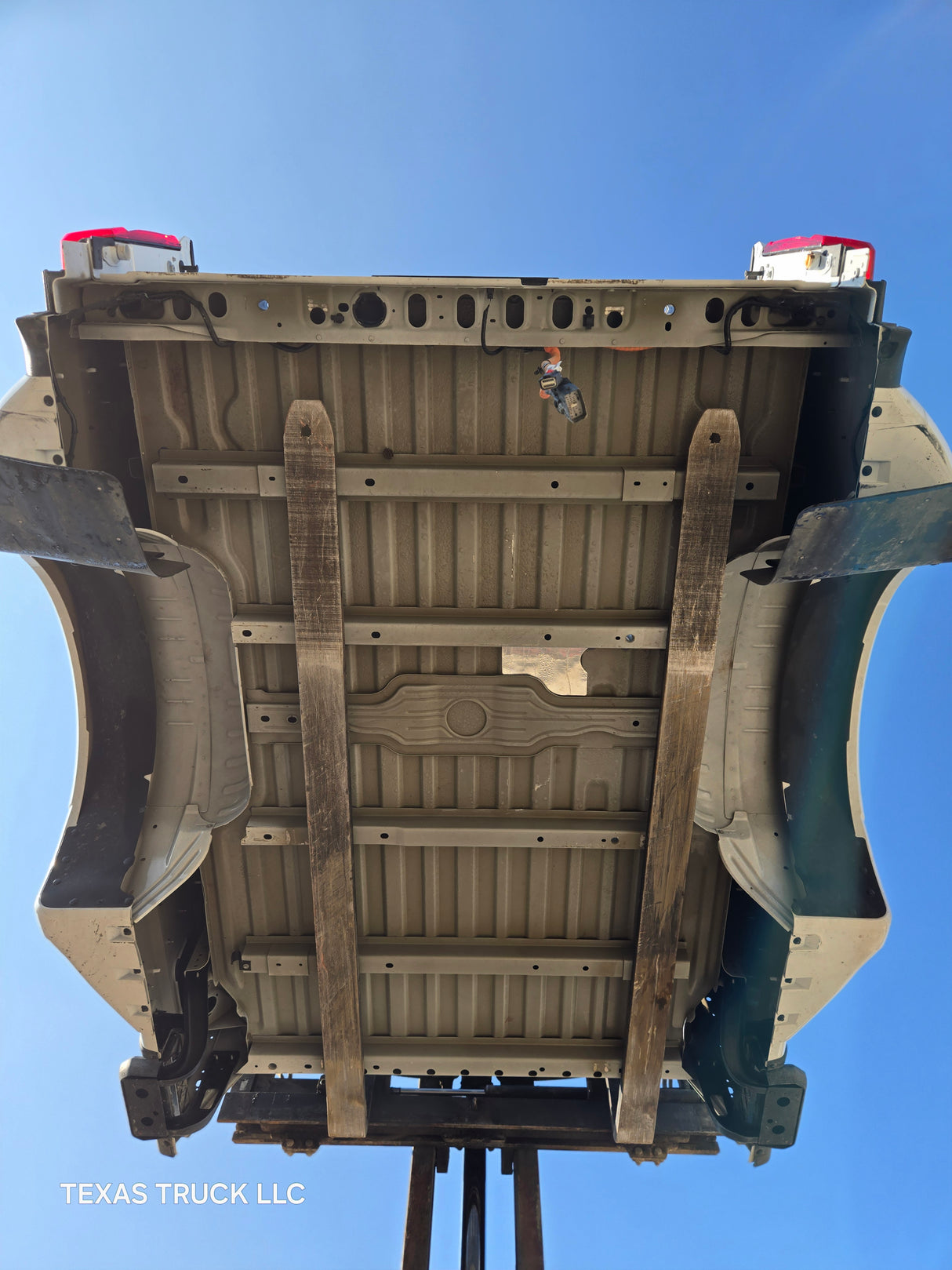 2023-2025 Ford Super Duty F350 F450 F550 8' Dually Truck Bed - Oxford White