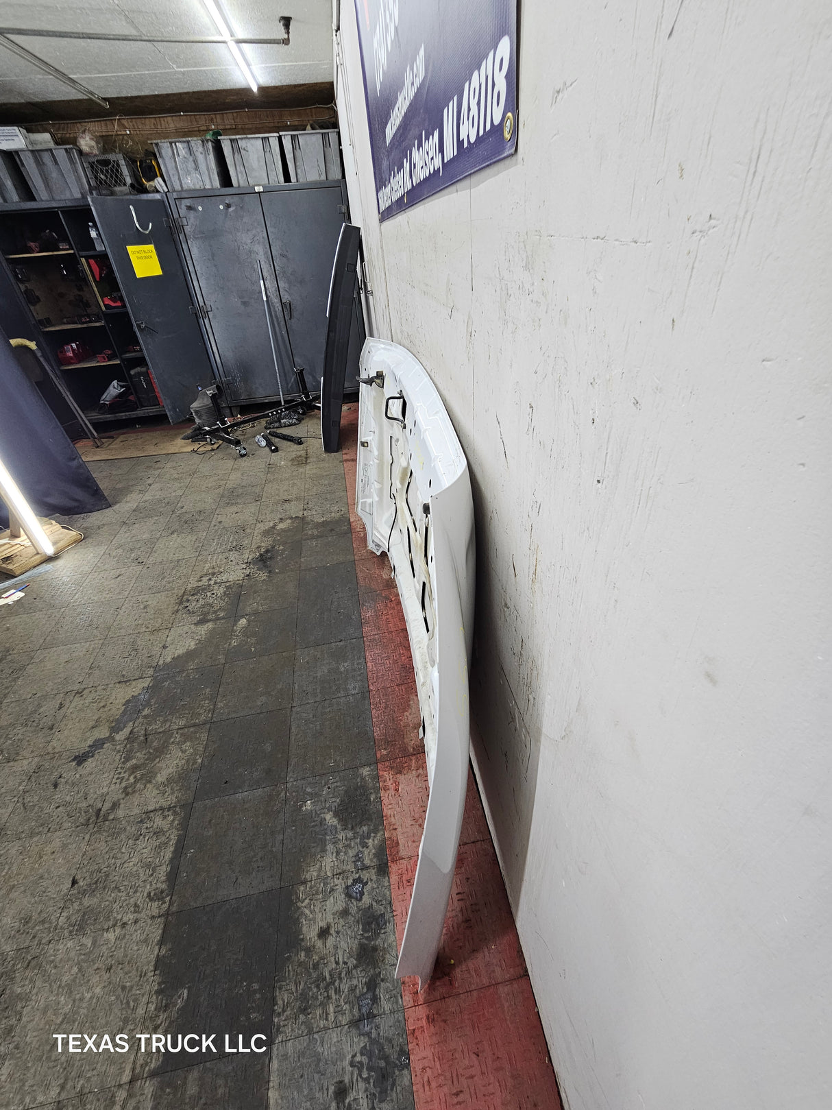 2011-2016 Ford Super Duty Hood F250 F350 F450 F550 - White