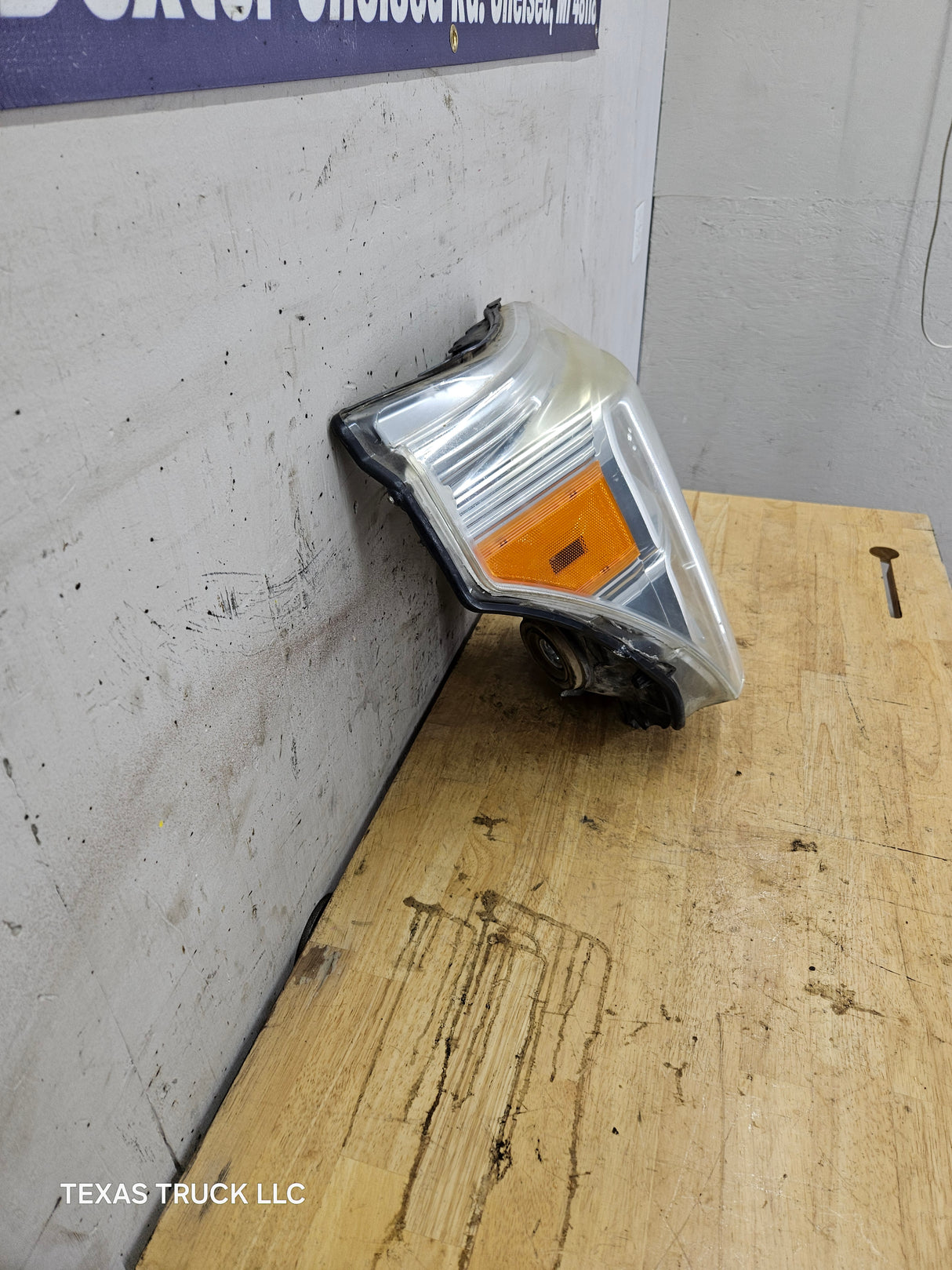 2011-2016 Ford Super Duty F250 F350 F450 F550 RH Passenger Side Headlight 6.7L Power Stroke 6.2L BC34-13005-A