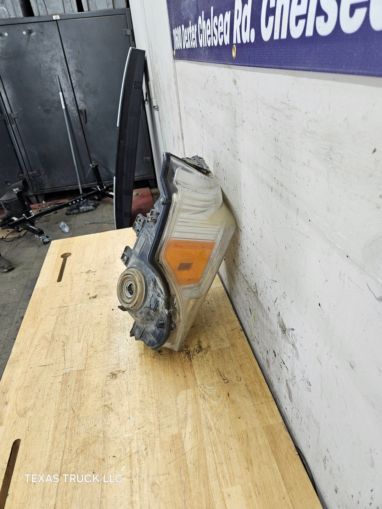 2011-2016 Ford Super Duty F250 F350 F450 F550 RH Passenger Side Headlight 6.7L Power Stroke 6.2L BC34-13005-A