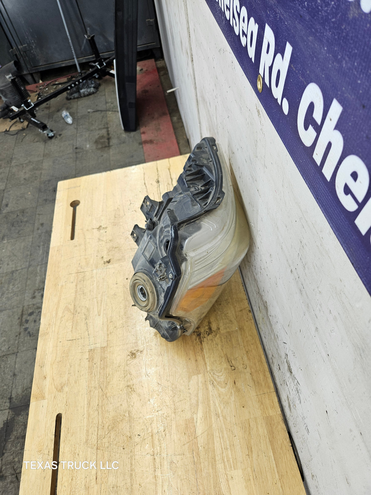 2011-2016 Ford Super Duty F250 F350 F450 F550 RH Passenger Side Headlight 6.7L Power Stroke 6.2L BC34-13005-A