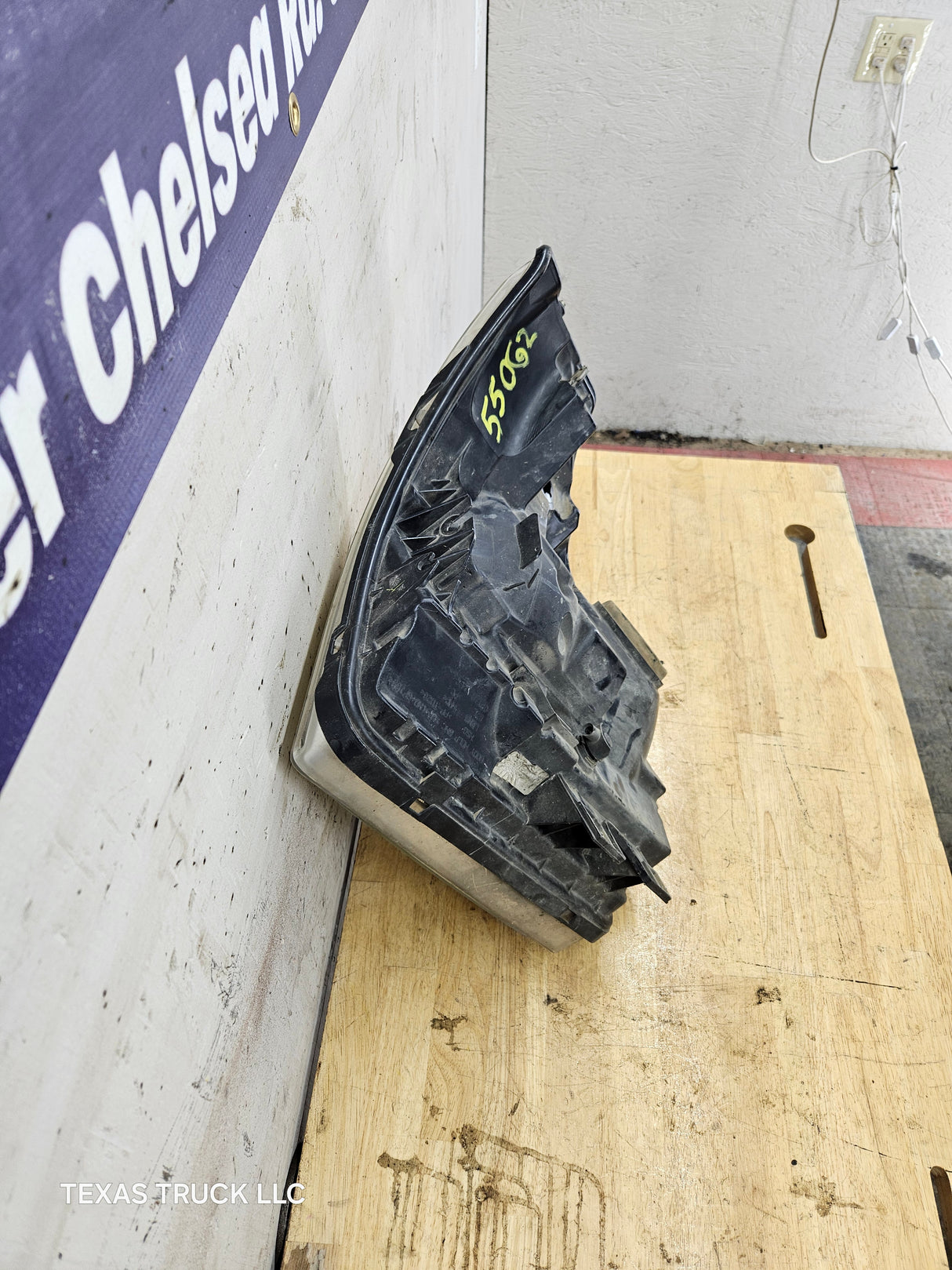 2011-2016 Ford Super Duty F250 F350 F450 F550 RH Passenger Side Headlight 6.7L Power Stroke 6.2L BC34-13005-A