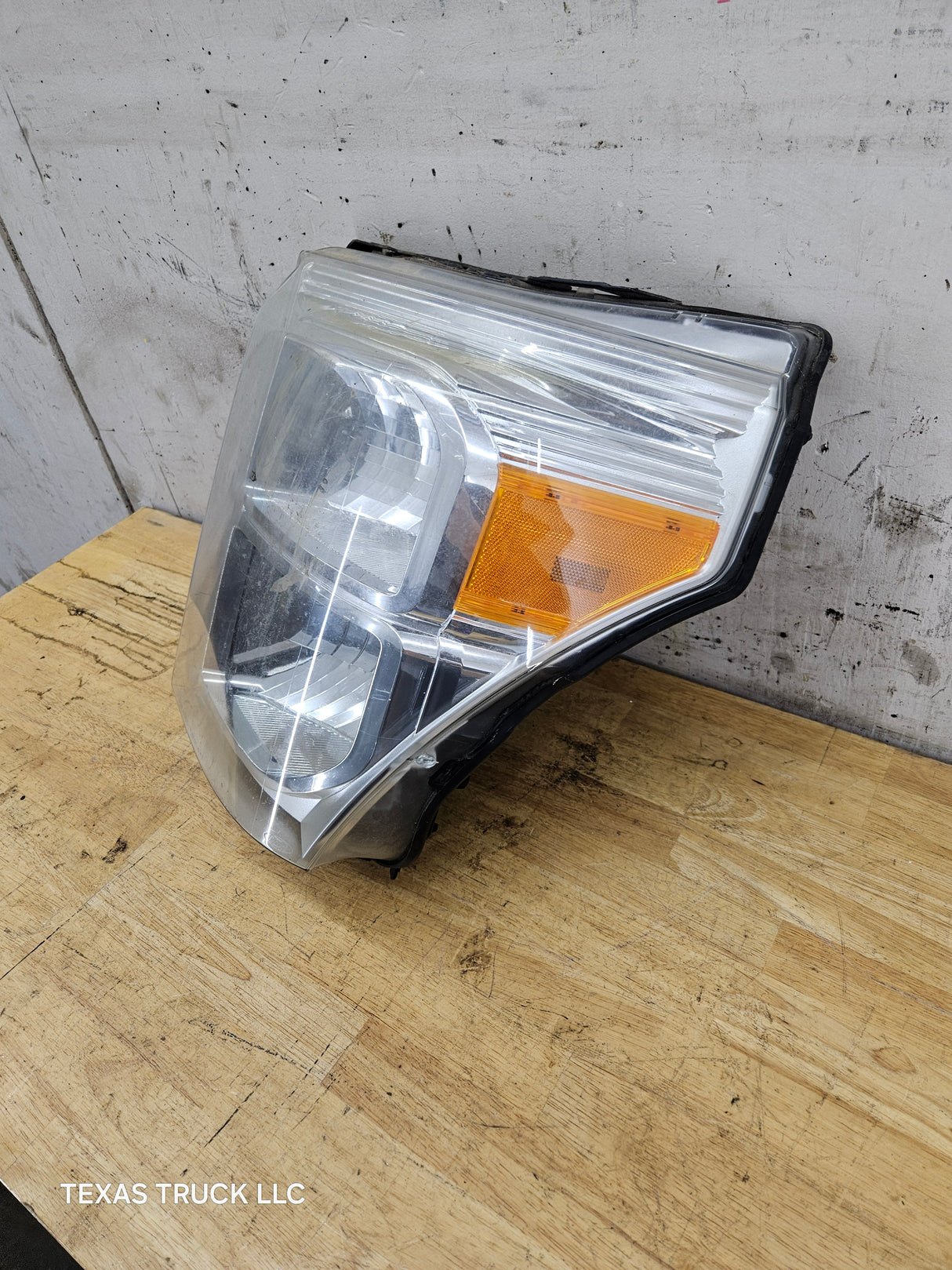 2011-2016 Ford Super Duty F250 F350 F450 F550 LH Driver Side Headlight 6.7L Power Stroke 6.2L BC34-13006-A