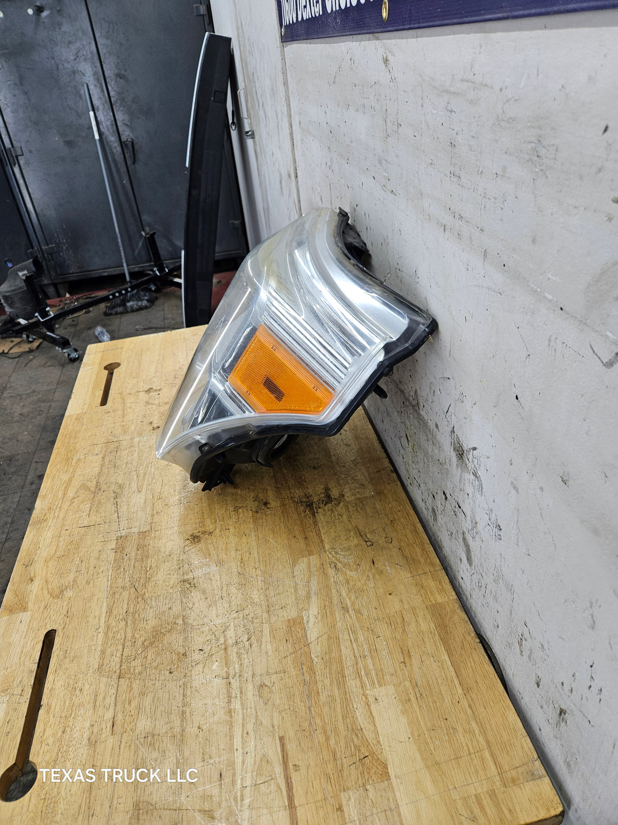 2011-2016 Ford Super Duty F250 F350 F450 F550 LH Driver Side Headlight 6.7L Power Stroke 6.2L BC34-13006-A