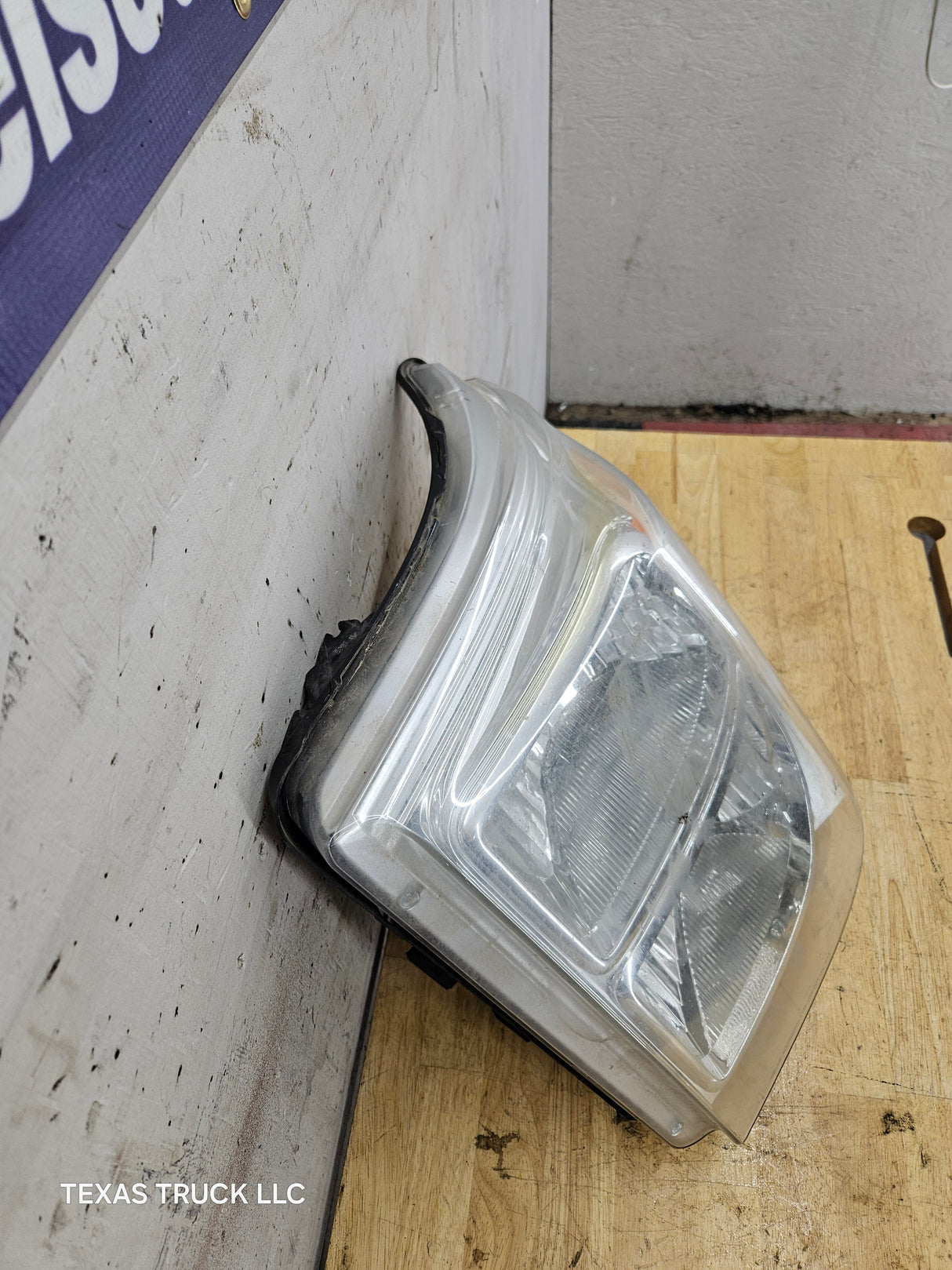 2011-2016 Ford Super Duty F250 F350 F450 F550 LH Driver Side Headlight 6.7L Power Stroke 6.2L BC34-13006-A