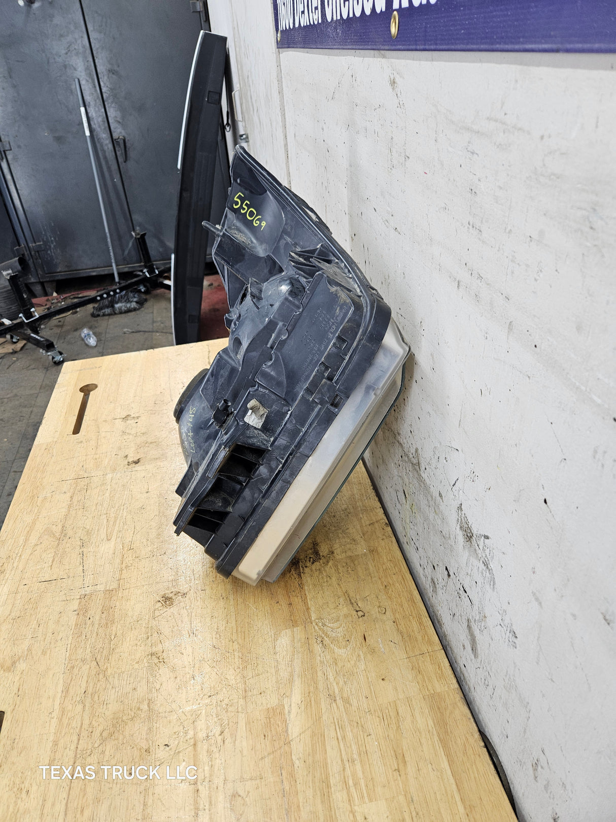 2011-2016 Ford Super Duty F250 F350 F450 F550 LH Driver Side Headlight 6.7L Power Stroke 6.2L BC34-13006-A