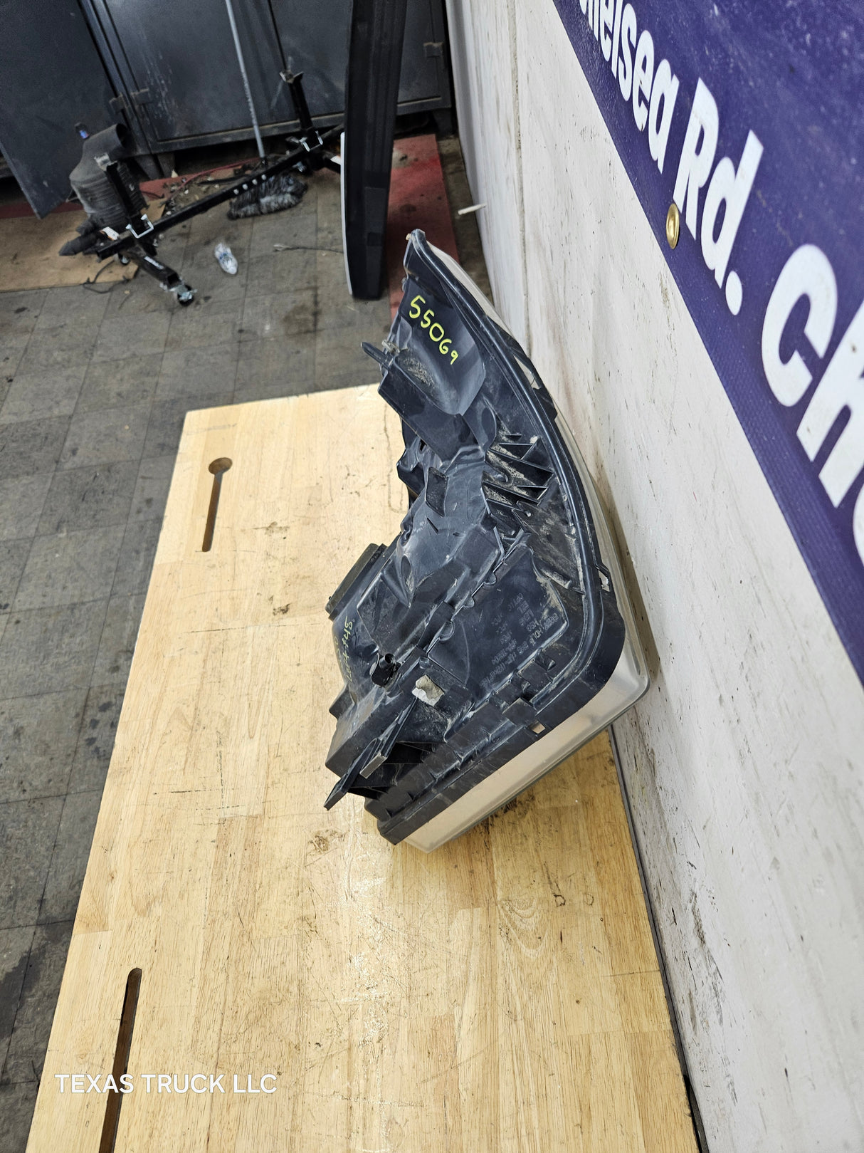 2011-2016 Ford Super Duty F250 F350 F450 F550 LH Driver Side Headlight 6.7L Power Stroke 6.2L BC34-13006-A