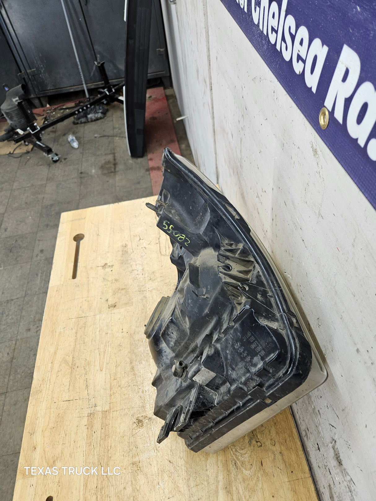 2011-2016 Ford Super Duty F250 F350 F450 F550 LH Driver Side Headlight 6.7L Power Stroke 6.2L Gas BC34-13006-A