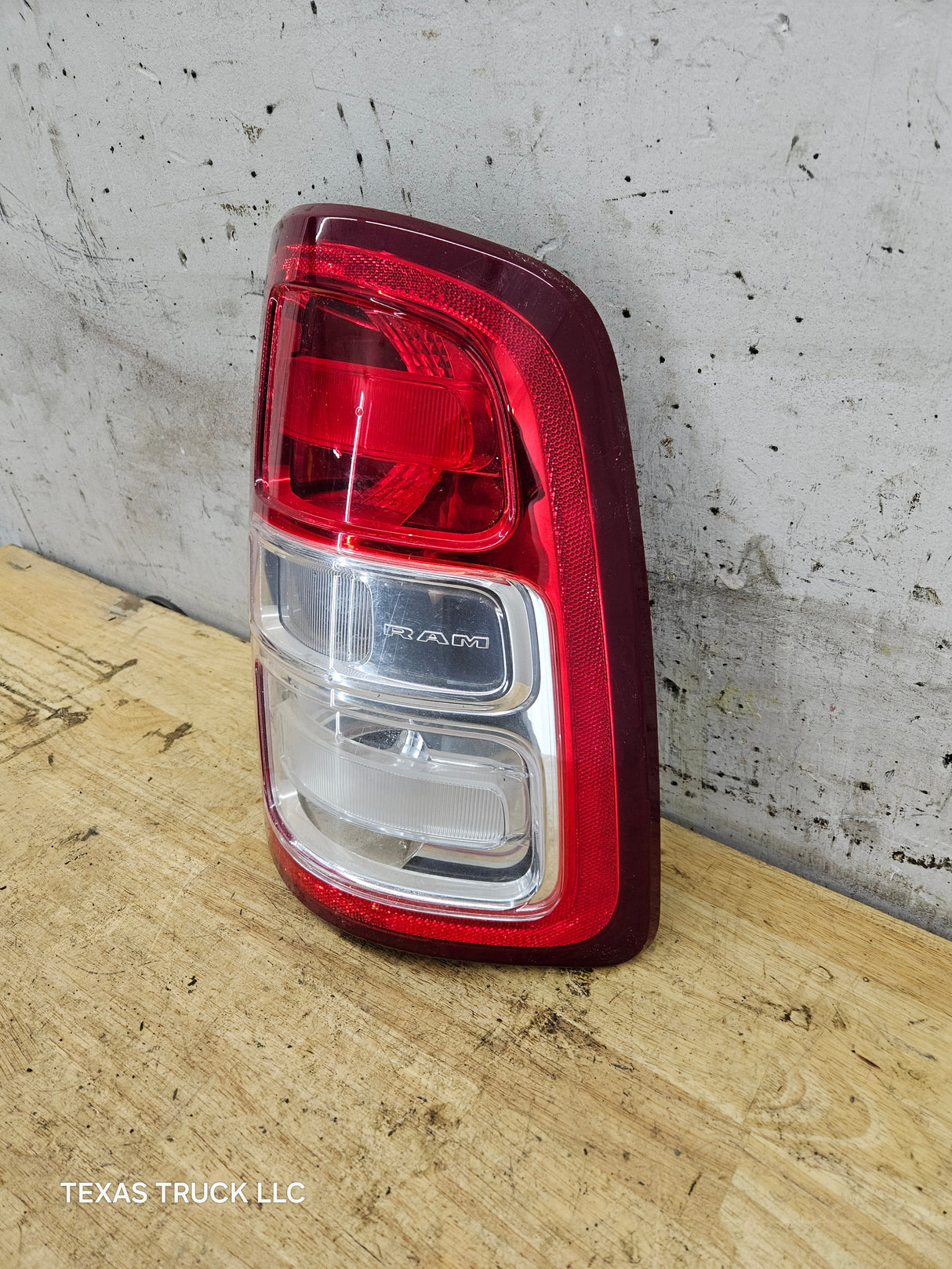 2019-2024 5th Gen Dodge Ram 2500 3500 RH Passenger Side Tail Light Halogen 68361714AD