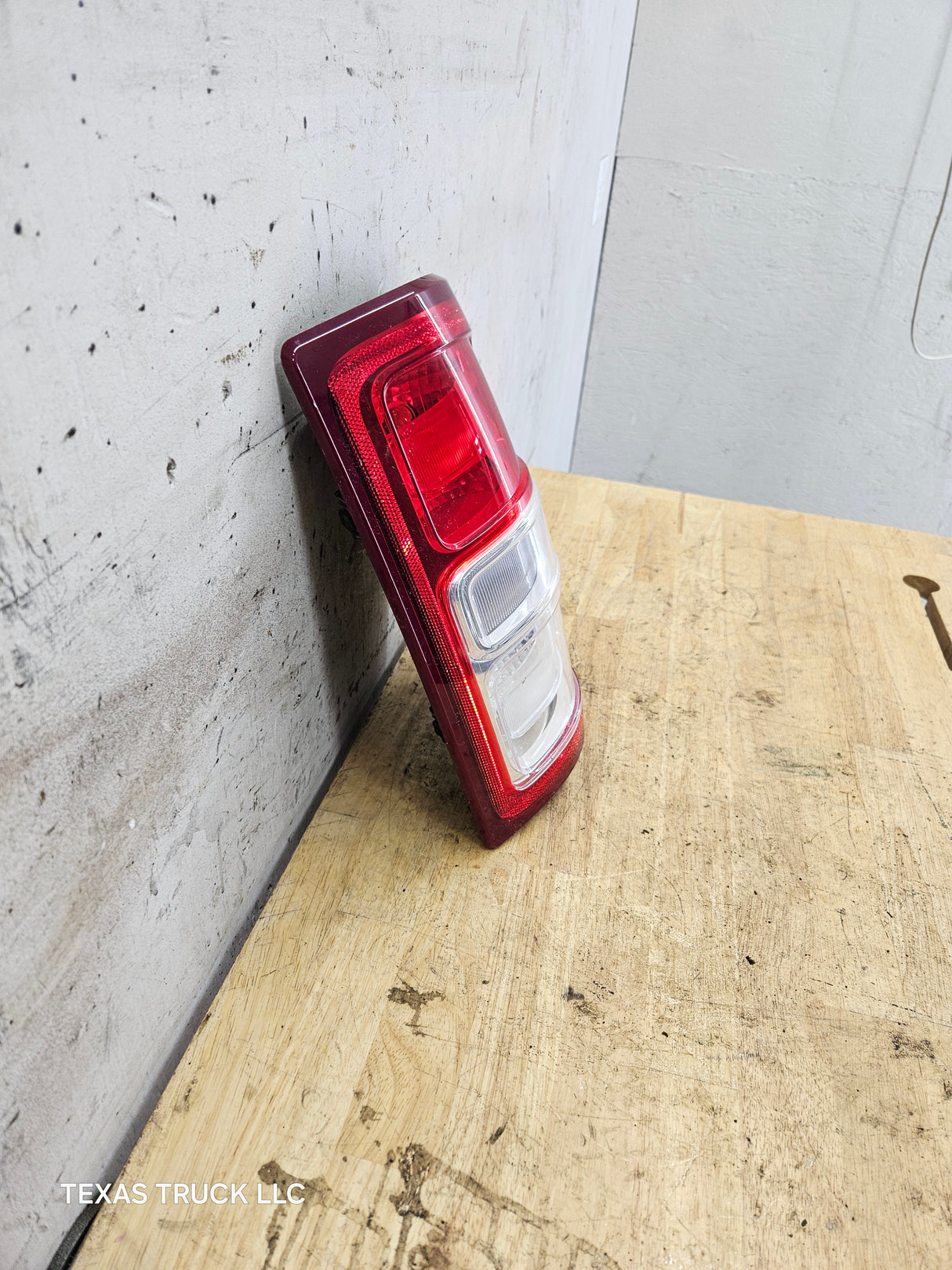 2019-2024 5th Gen Dodge Ram 2500 3500 RH Passenger Side Tail Light Halogen 68361714AD