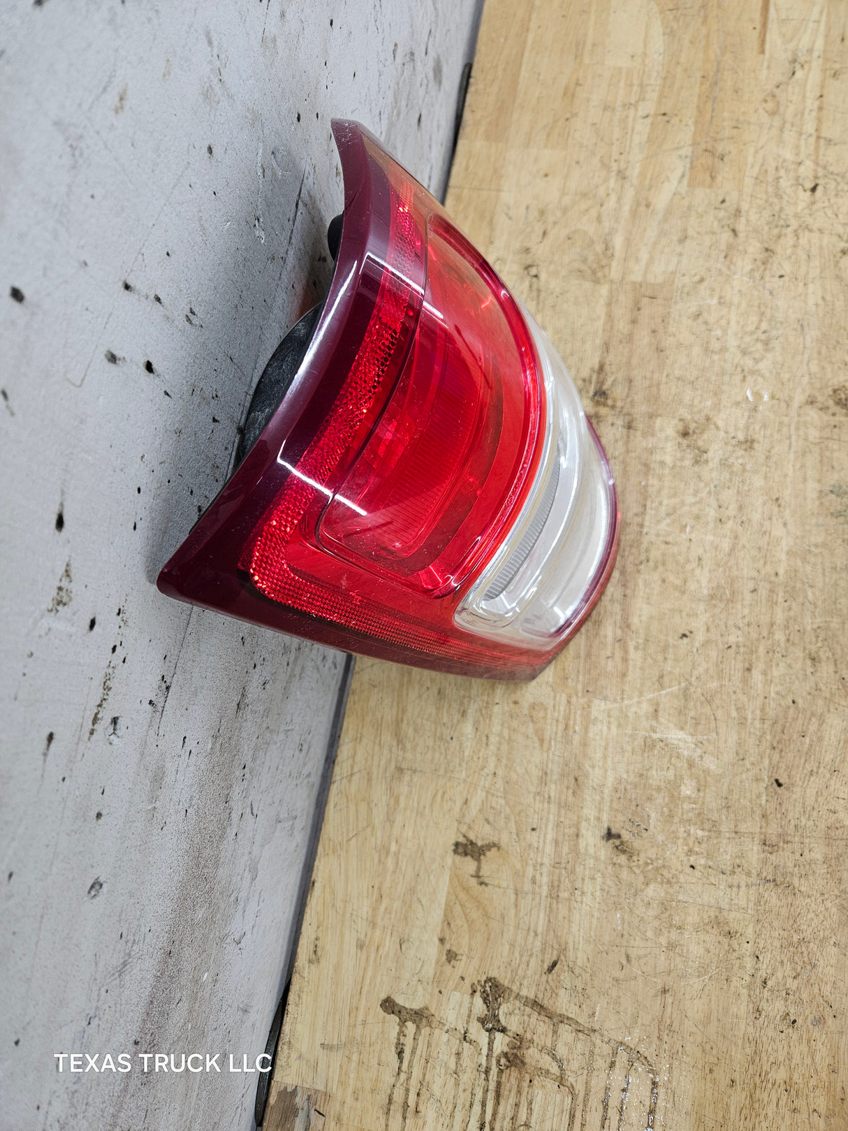 2019-2024 5th Gen Dodge Ram 2500 3500 RH Passenger Side Tail Light Halogen 68361714AD