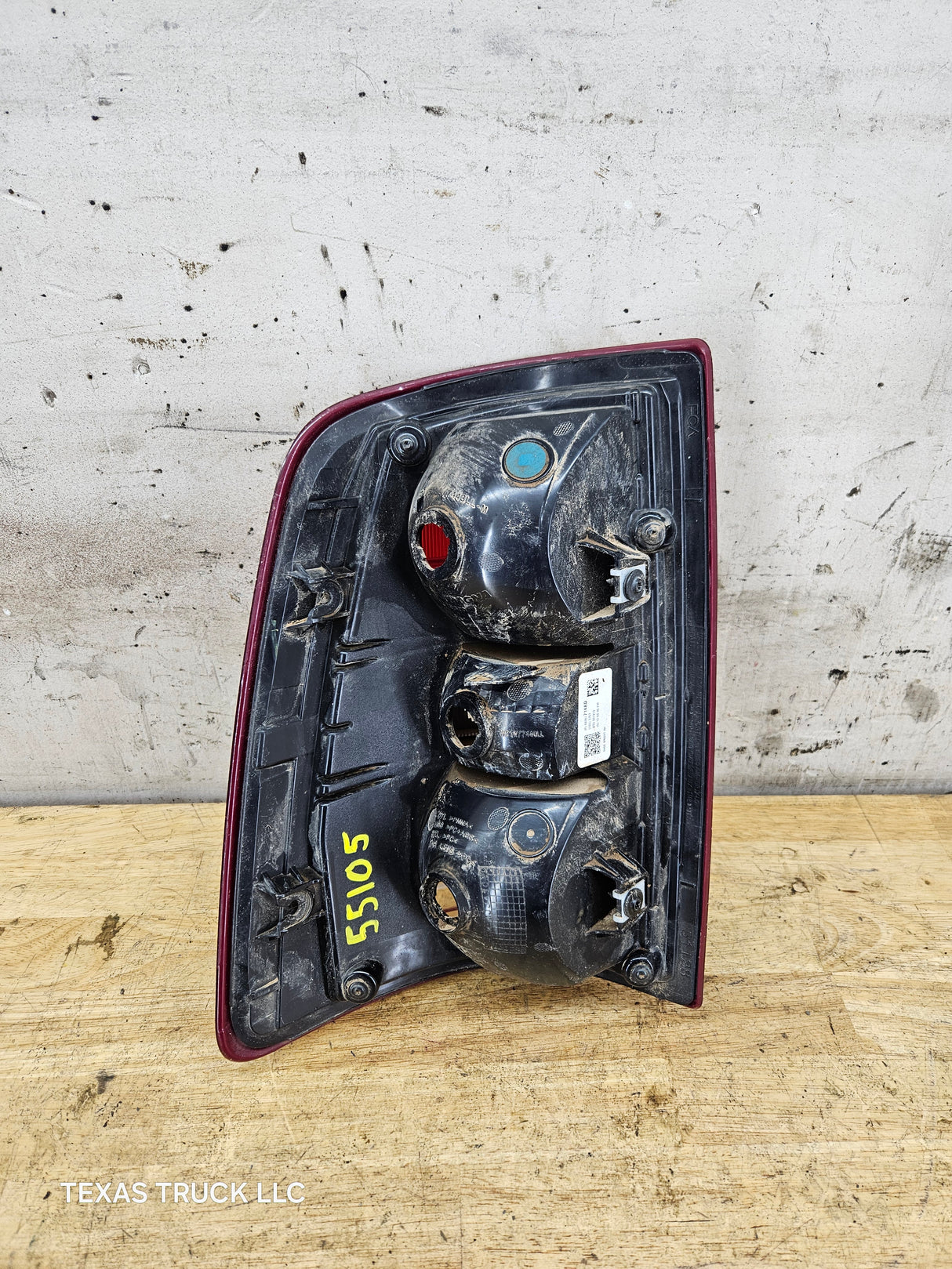 2019-2024 5th Gen Dodge Ram 2500 3500 RH Passenger Side Tail Light Halogen 68361714AD