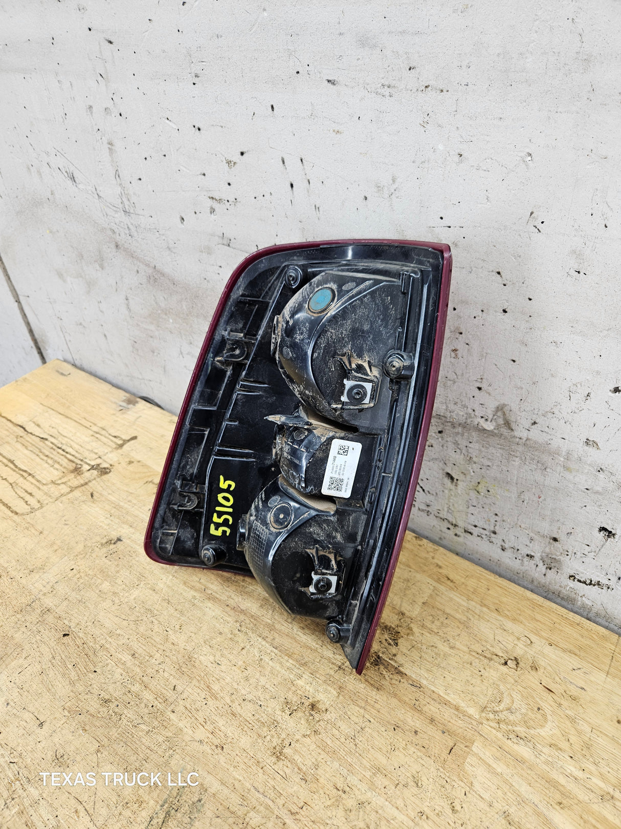 2019-2024 5th Gen Dodge Ram 2500 3500 RH Passenger Side Tail Light Halogen 68361714AD