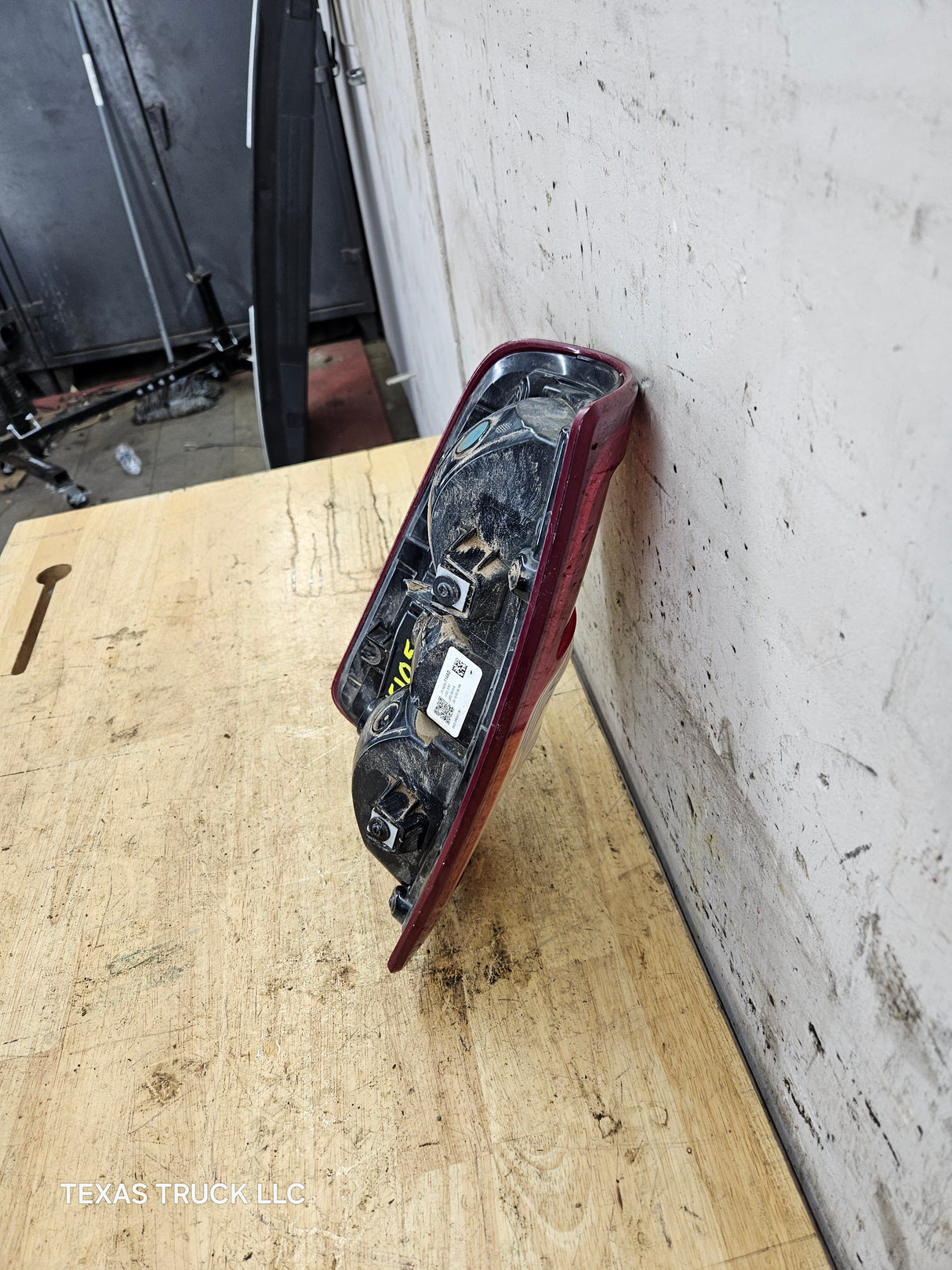 2019-2024 5th Gen Dodge Ram 2500 3500 RH Passenger Side Tail Light Halogen 68361714AD