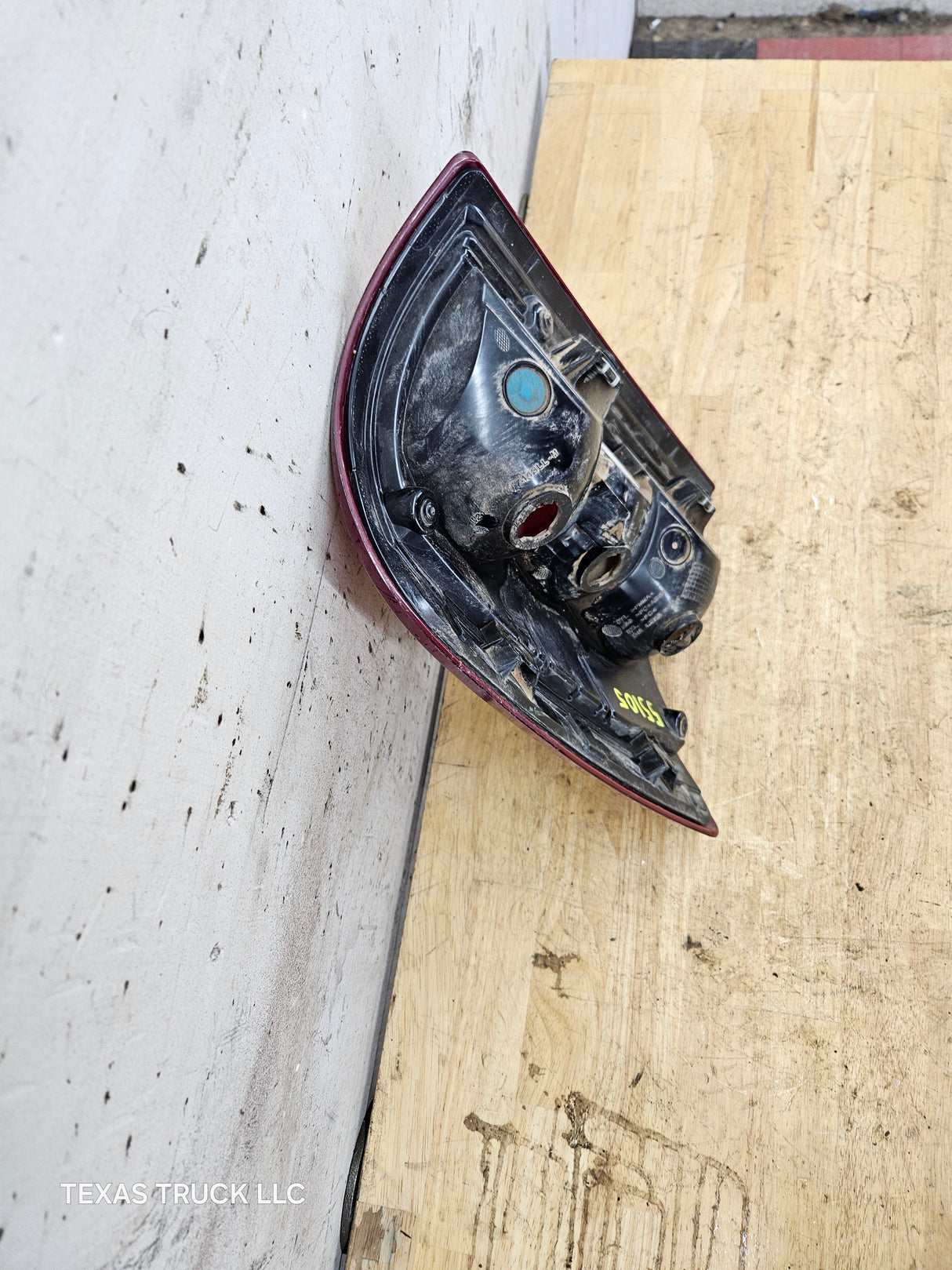 2019-2024 5th Gen Dodge Ram 2500 3500 RH Passenger Side Tail Light Halogen 68361714AD